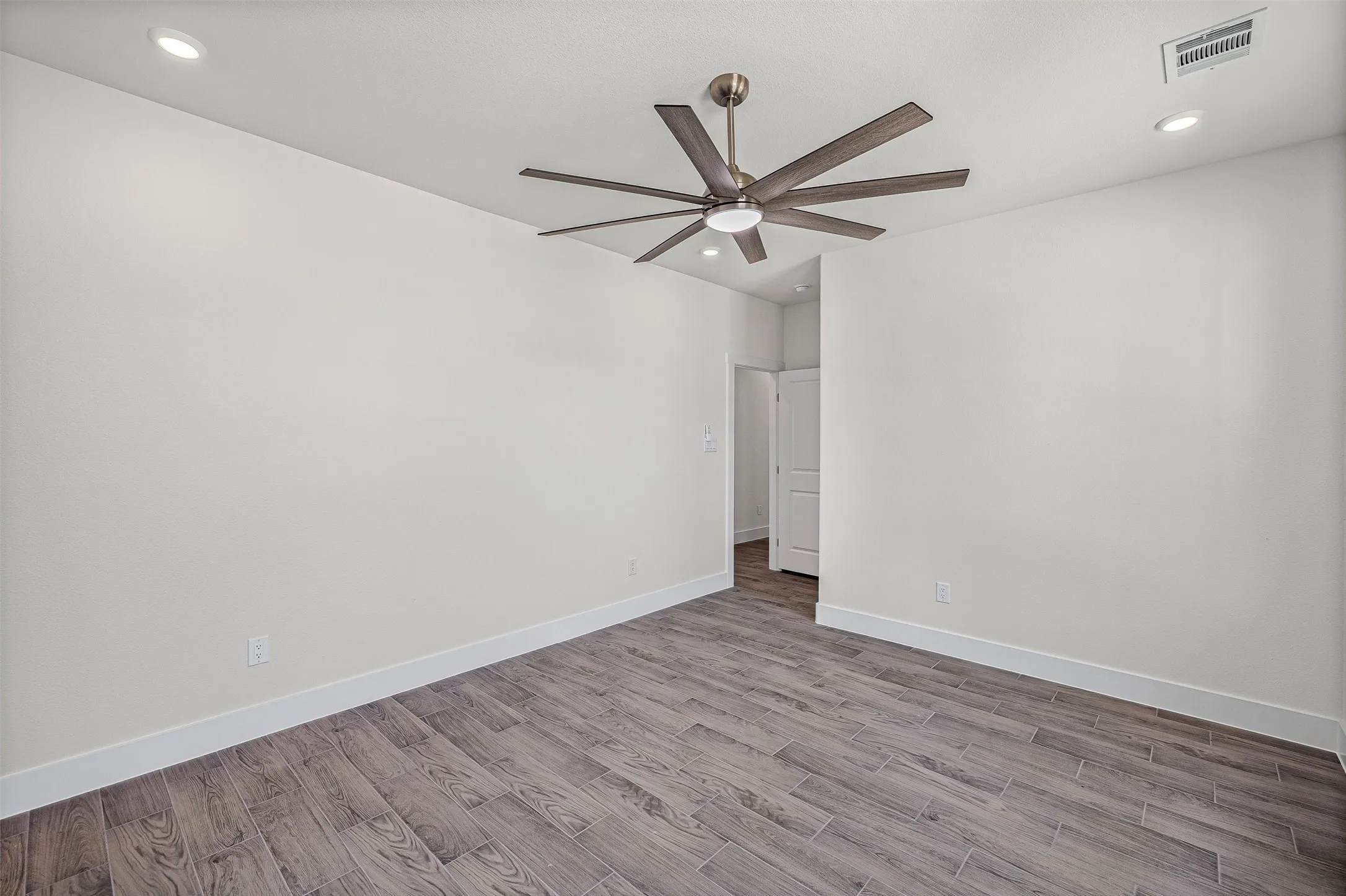 Single Family Residence For Sale in Hood County , 2628 White Rock Drive, Granbury, Texas 76048, 3 Bedroom, 2 Bathroom, 2 Garage spaces, 1,548 Sqft, built in 2026, mls#21379126, Real Estate Agent in Granbury, Homes For Sale in Hood county, Homes For Sale in Granbury, Realtor in Granbury Texas, Real Estate Brokerage Independent Realty Texas, Luminita Cordes Realtor