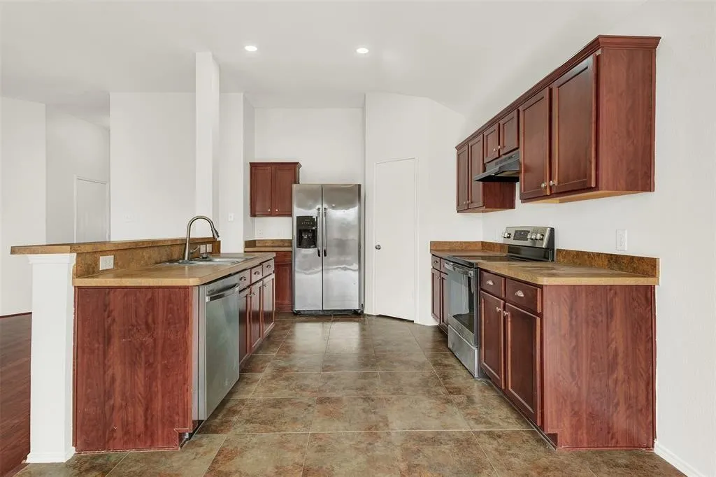 Single Family Residence For Rent in Tarrant County , 4204 Enchanted Rock Lane, Fort Worth, Texas 76244, 3 Bedroom, 2 Bathroom, 2 Garage spaces, 1,678 Sqft, built in 2006, mls#21379116, Real Estate Agent in Fort Worth, Homes For Rent in Tarrant county, Homes For Rent in Fort Worth, Realtor in Fort Worth Texas, Real Estate Brokerage Independent Realty Texas, Luminita Cordes Realtor