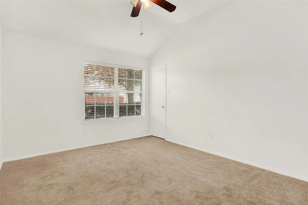 Single Family Residence For Rent in Tarrant County , 4204 Enchanted Rock Lane, Fort Worth, Texas 76244, 3 Bedroom, 2 Bathroom, 2 Garage spaces, 1,678 Sqft, built in 2006, mls#21379116, Real Estate Agent in Fort Worth, Homes For Rent in Tarrant county, Homes For Rent in Fort Worth, Realtor in Fort Worth Texas, Real Estate Brokerage Independent Realty Texas, Luminita Cordes Realtor