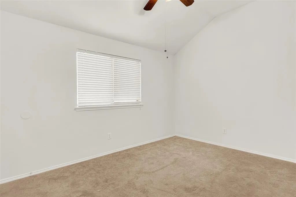 Single Family Residence For Rent in Tarrant County , 4204 Enchanted Rock Lane, Fort Worth, Texas 76244, 3 Bedroom, 2 Bathroom, 2 Garage spaces, 1,678 Sqft, built in 2006, mls#21379116, Real Estate Agent in Fort Worth, Homes For Rent in Tarrant county, Homes For Rent in Fort Worth, Realtor in Fort Worth Texas, Real Estate Brokerage Independent Realty Texas, Luminita Cordes Realtor