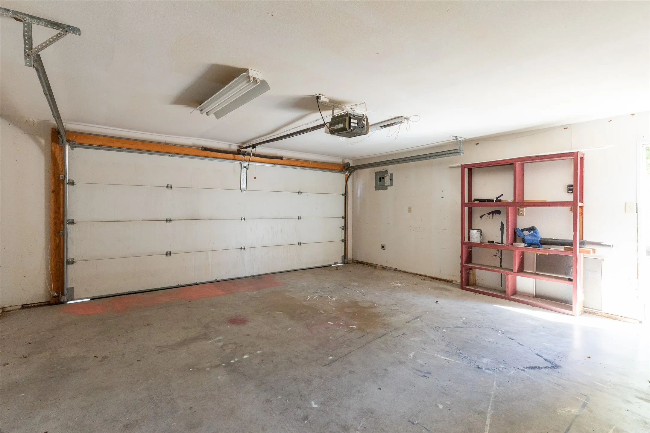 Single Family Residence For Sale in Taylor County , 890 Ballinger Street, Abilene, Texas 79605, 3 Bedroom, 2 Bathroom, 2 Garage spaces, 1,652 Sqft, built in 1941, mls#21378504, Real Estate Agent in Abilene, Homes For Sale in Taylor county, Homes For Sale in Abilene, Realtor in Abilene Texas, Real Estate Brokerage Independent Realty Texas, Luminita Cordes Realtor
