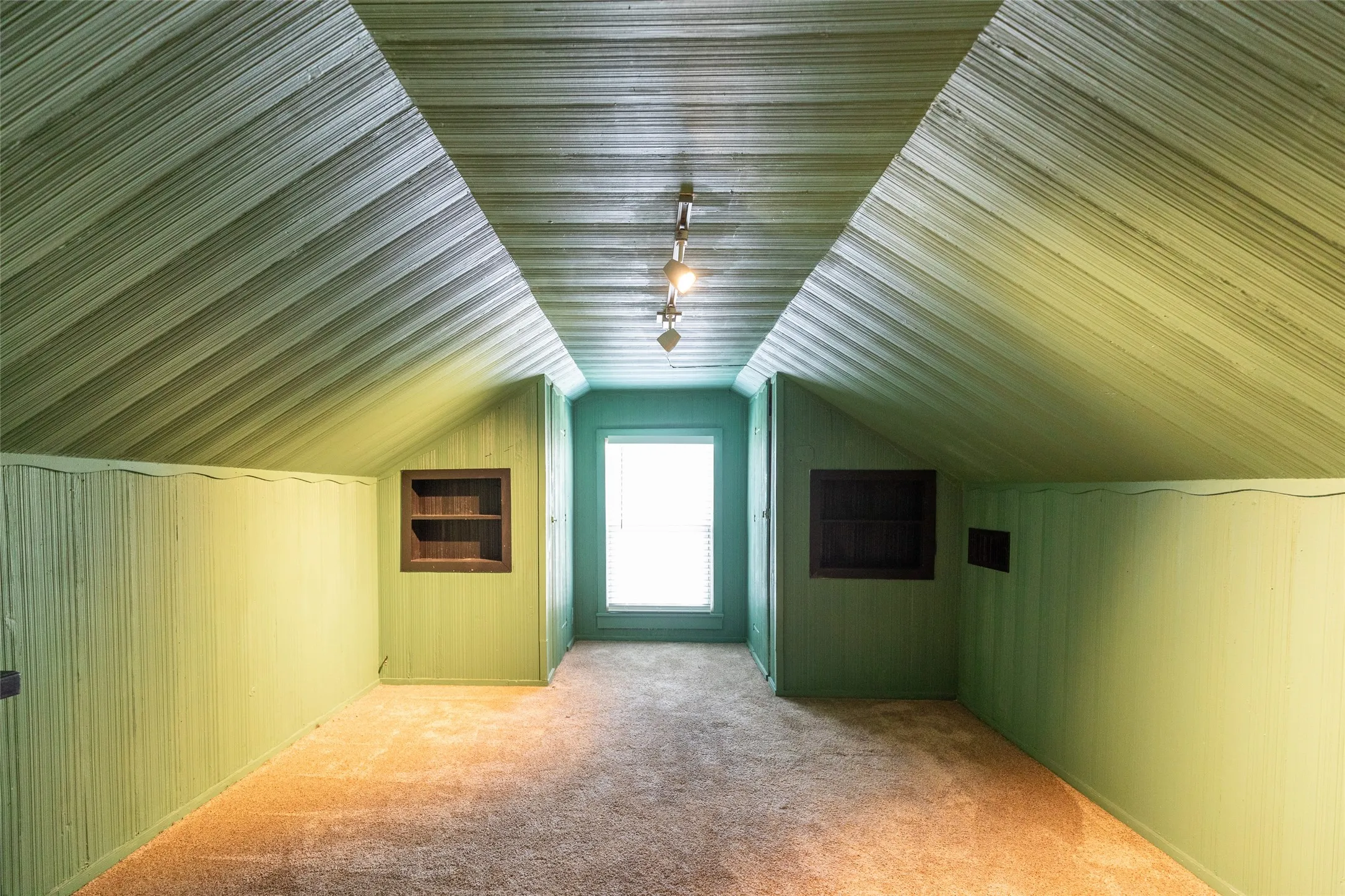Single Family Residence For Sale in Taylor County , 890 Ballinger Street, Abilene, Texas 79605, 3 Bedroom, 2 Bathroom, 2 Garage spaces, 1,652 Sqft, built in 1941, mls#21378504, Real Estate Agent in Abilene, Homes For Sale in Taylor county, Homes For Sale in Abilene, Realtor in Abilene Texas, Real Estate Brokerage Independent Realty Texas, Luminita Cordes Realtor