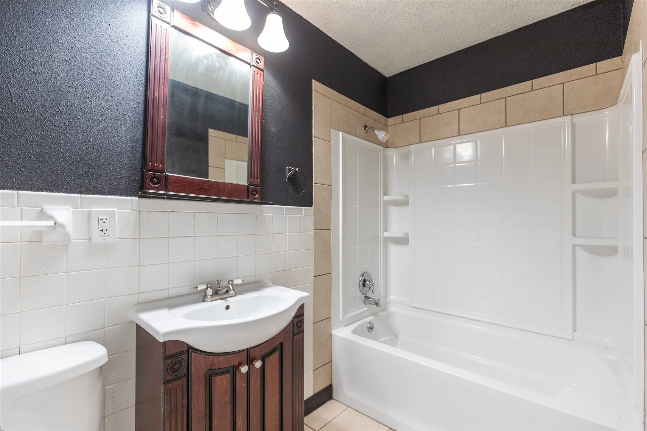 Single Family Residence For Sale in Taylor County , 890 Ballinger Street, Abilene, Texas 79605, 3 Bedroom, 2 Bathroom, 2 Garage spaces, 1,652 Sqft, built in 1941, mls#21378504, Real Estate Agent in Abilene, Homes For Sale in Taylor county, Homes For Sale in Abilene, Realtor in Abilene Texas, Real Estate Brokerage Independent Realty Texas, Luminita Cordes Realtor