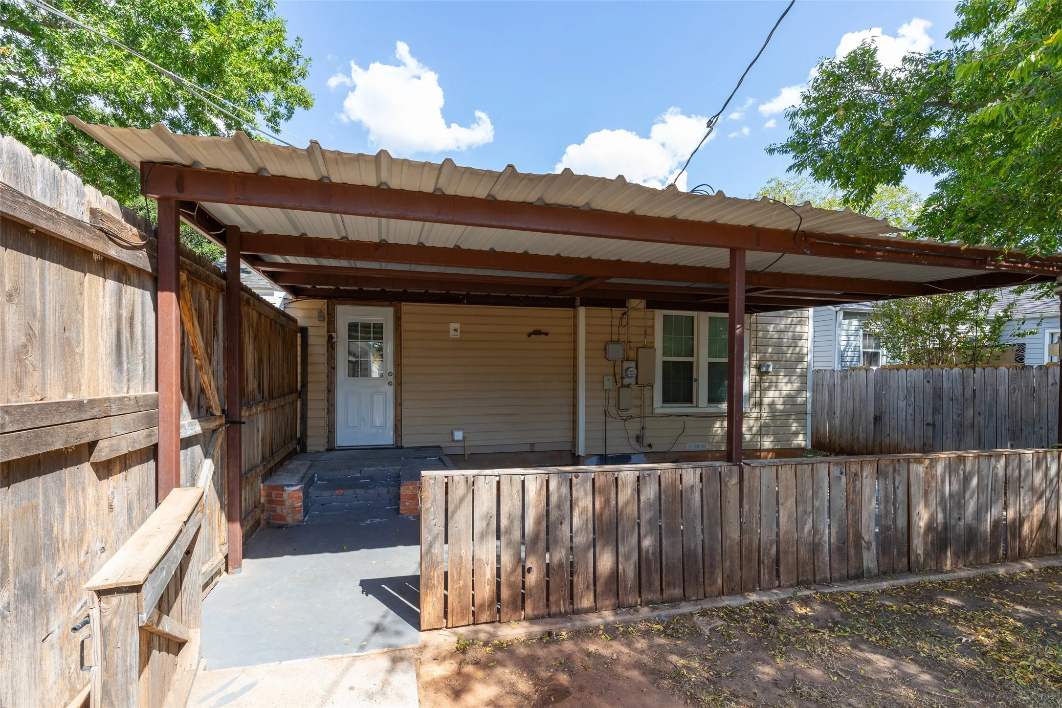 Single Family Residence For Sale in Taylor County , 890 Ballinger Street, Abilene, Texas 79605, 3 Bedroom, 2 Bathroom, 2 Garage spaces, 1,652 Sqft, built in 1941, mls#21378504, Real Estate Agent in Abilene, Homes For Sale in Taylor county, Homes For Sale in Abilene, Realtor in Abilene Texas, Real Estate Brokerage Independent Realty Texas, Luminita Cordes Realtor