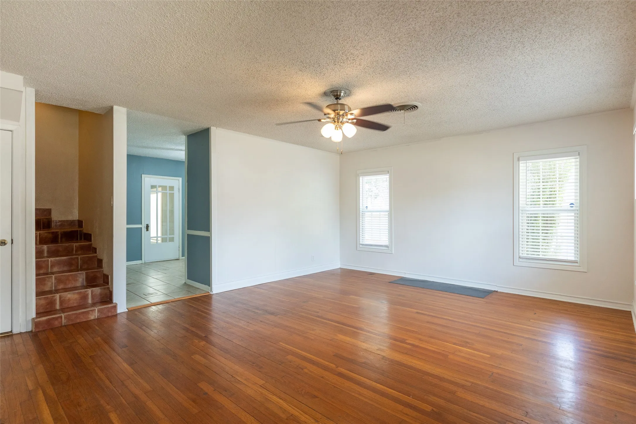 Single Family Residence For Sale in Taylor County , 890 Ballinger Street, Abilene, Texas 79605, 3 Bedroom, 2 Bathroom, 2 Garage spaces, 1,652 Sqft, built in 1941, mls#21378504, Real Estate Agent in Abilene, Homes For Sale in Taylor county, Homes For Sale in Abilene, Realtor in Abilene Texas, Real Estate Brokerage Independent Realty Texas, Luminita Cordes Realtor