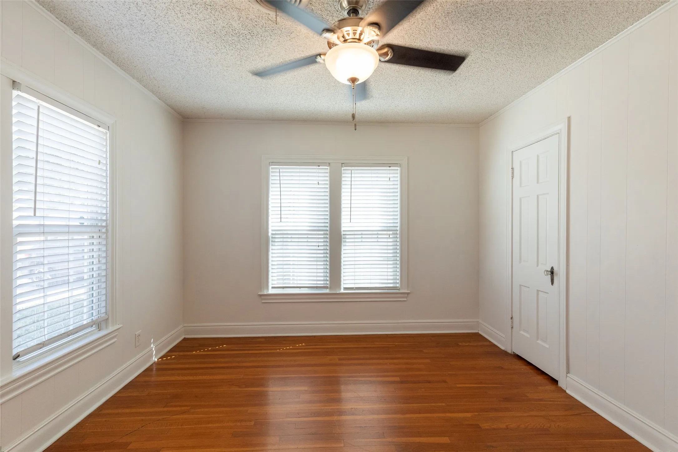Single Family Residence For Sale in Taylor County , 890 Ballinger Street, Abilene, Texas 79605, 3 Bedroom, 2 Bathroom, 2 Garage spaces, 1,652 Sqft, built in 1941, mls#21378504, Real Estate Agent in Abilene, Homes For Sale in Taylor county, Homes For Sale in Abilene, Realtor in Abilene Texas, Real Estate Brokerage Independent Realty Texas, Luminita Cordes Realtor