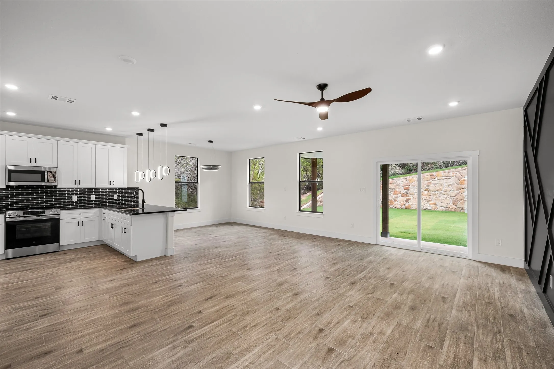 Single Family Residence For Sale in Hood County , 2203 Christine Drive, Granbury, Texas 76048, 4 Bedroom, 2 Bathroom, 2 Garage spaces, 1,711 Sqft, built in 2026, mls#21376544, Real Estate Agent in Granbury, Homes For Sale in Hood county, Homes For Sale in Granbury, Realtor in Granbury Texas, Real Estate Brokerage Independent Realty Texas, Luminita Cordes Realtor