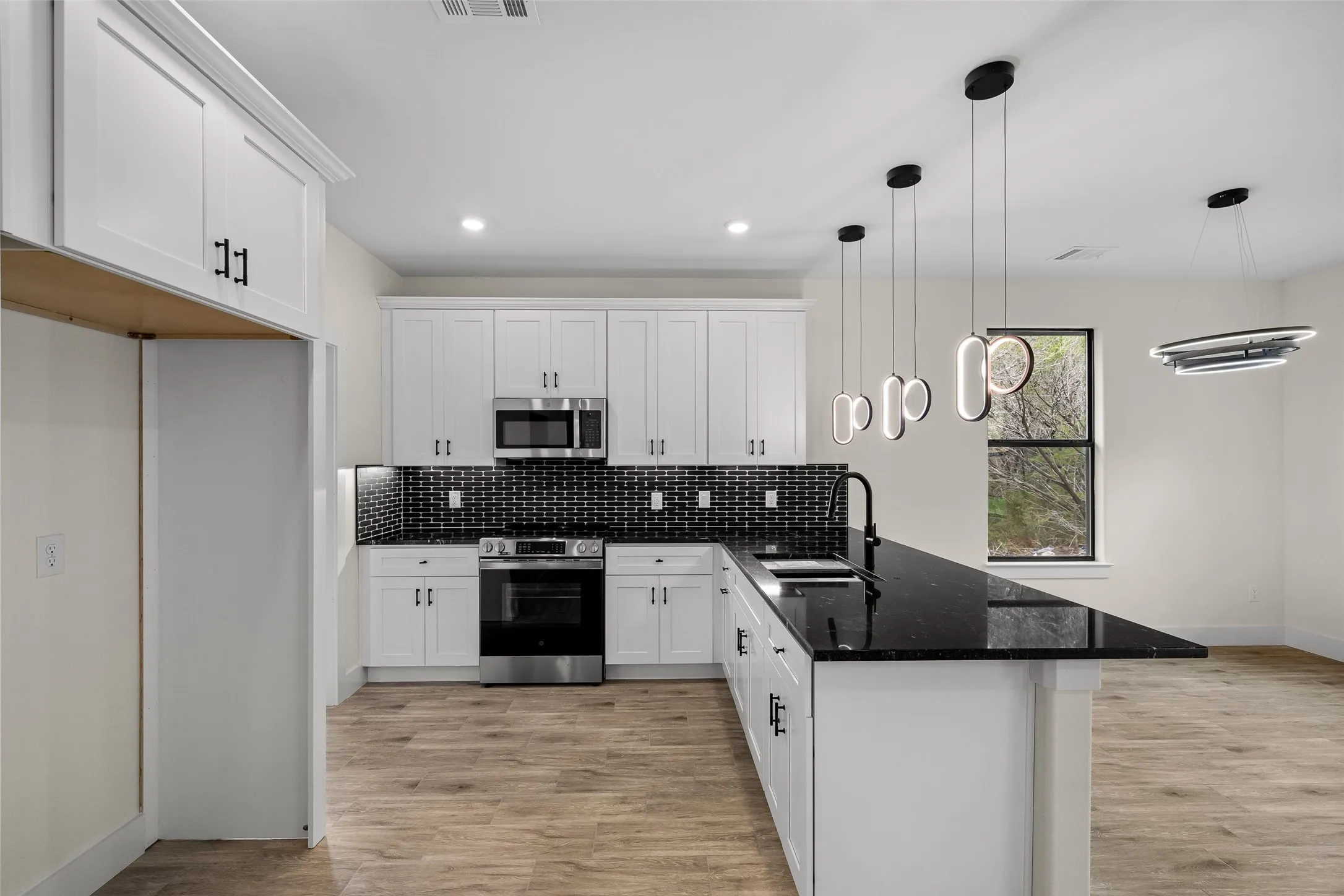 Single Family Residence For Sale in Hood County , 2203 Christine Drive, Granbury, Texas 76048, 4 Bedroom, 2 Bathroom, 2 Garage spaces, 1,711 Sqft, built in 2026, mls#21376544, Real Estate Agent in Granbury, Homes For Sale in Hood county, Homes For Sale in Granbury, Realtor in Granbury Texas, Real Estate Brokerage Independent Realty Texas, Luminita Cordes Realtor