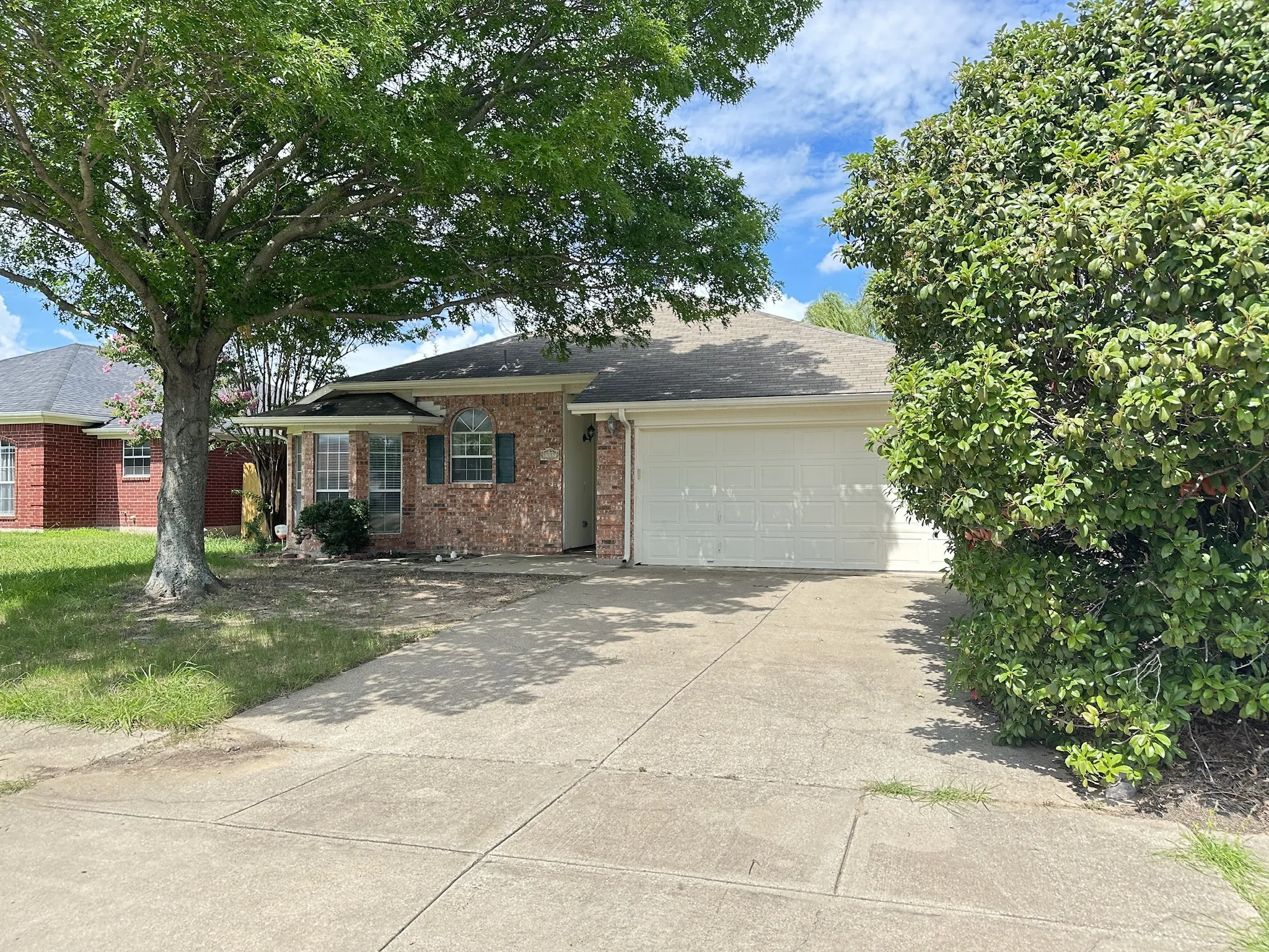 Single Family Residence For Rent in Tarrant County , 1117 Edenbrook Drive, Arlington, Texas 76001, 4 Bedroom, 2 Bathroom, 2 Garage spaces, 1,772 Sqft, built in 1996, mls#21363360, Real Estate Agent in Arlington, Homes For Rent in Tarrant county, Homes For Rent in Arlington, Realtor in Arlington Texas, Real Estate Brokerage Independent Realty Texas, Luminita Cordes Realtor