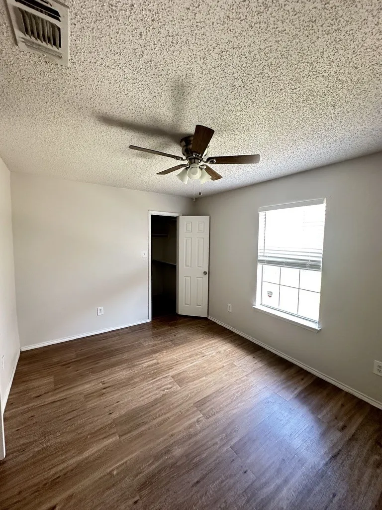 Single Family Residence For Rent in Tarrant County , 1117 Edenbrook Drive, Arlington, Texas 76001, 4 Bedroom, 2 Bathroom, 2 Garage spaces, 1,772 Sqft, built in 1996, mls#21363360, Real Estate Agent in Arlington, Homes For Rent in Tarrant county, Homes For Rent in Arlington, Realtor in Arlington Texas, Real Estate Brokerage Independent Realty Texas, Luminita Cordes Realtor
