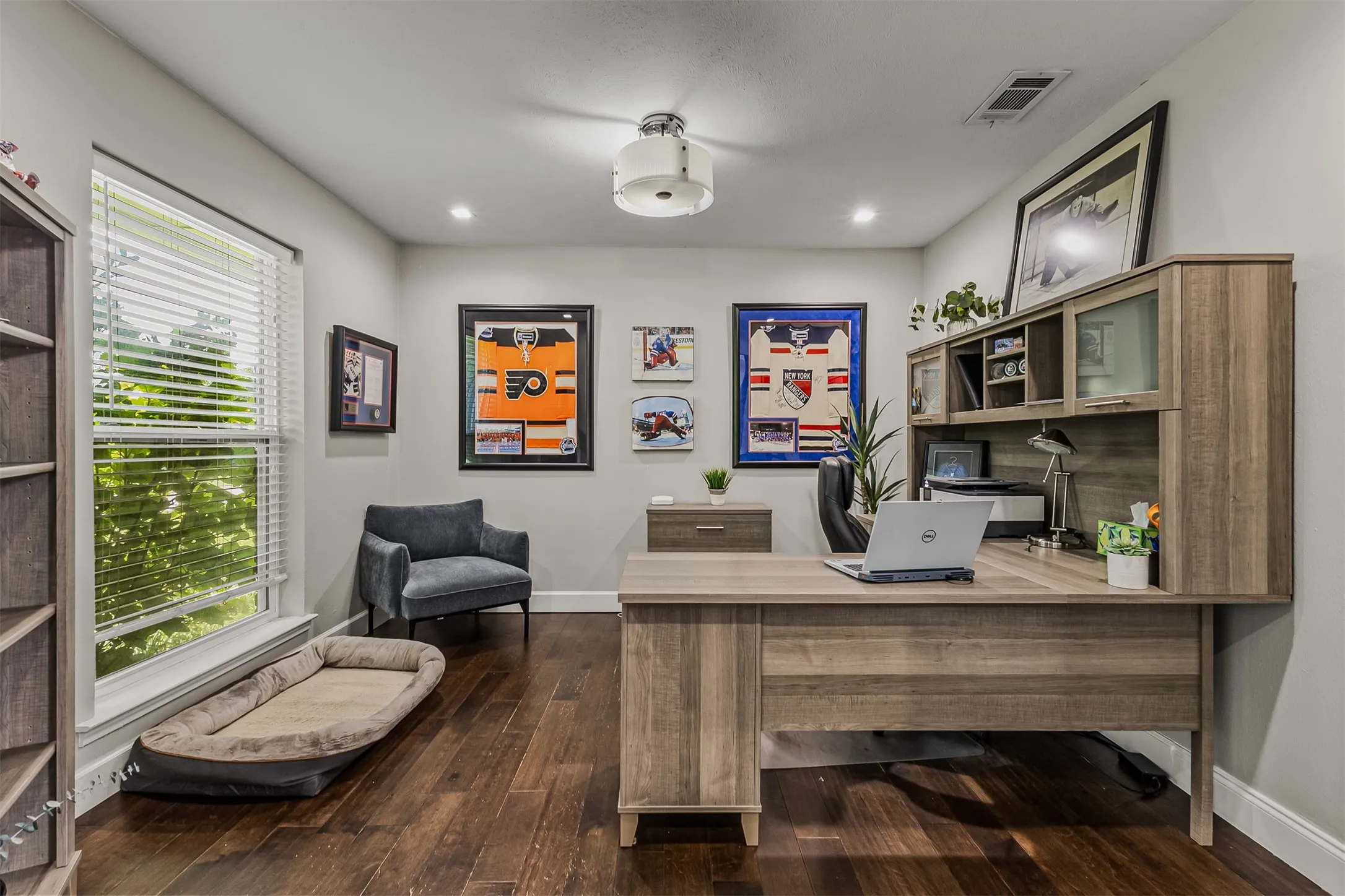 Single Family Residence For Sale in Dallas County , 4117 Boca Bay Drive, Dallas, Texas 75244, 4 Bedroom, 3 Bathroom, 2 Garage spaces, 3,216 Sqft, built in 1970, mls#21379117, Real Estate Agent in Dallas, Homes For Sale in Dallas county, Homes For Sale in Dallas, Realtor in Dallas Texas, Real Estate Brokerage Independent Realty Texas, Luminita Cordes Realtor