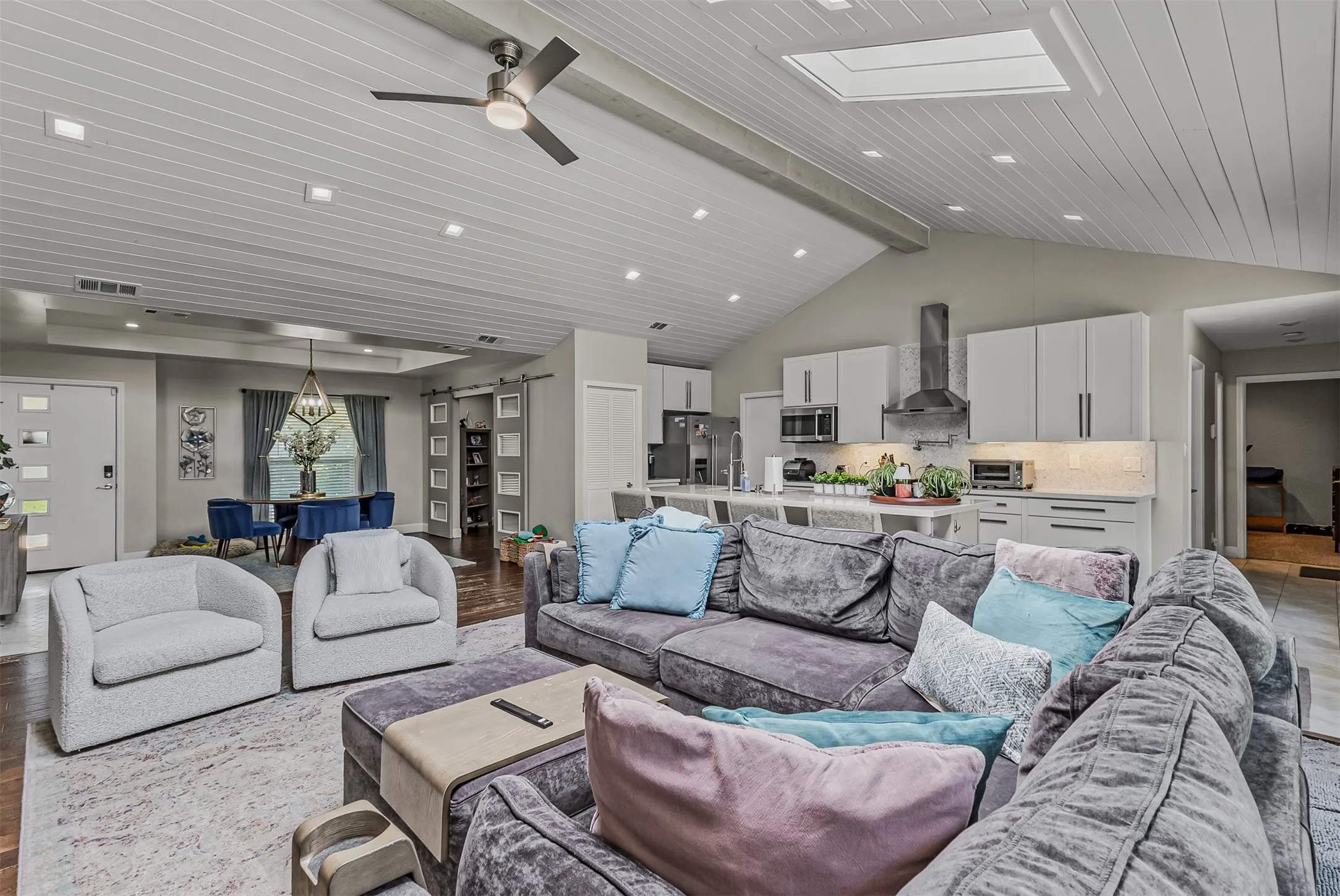 Single Family Residence For Sale in Dallas County , 4117 Boca Bay Drive, Dallas, Texas 75244, 4 Bedroom, 3 Bathroom, 2 Garage spaces, 3,216 Sqft, built in 1970, mls#21379117, Real Estate Agent in Dallas, Homes For Sale in Dallas county, Homes For Sale in Dallas, Realtor in Dallas Texas, Real Estate Brokerage Independent Realty Texas, Luminita Cordes Realtor