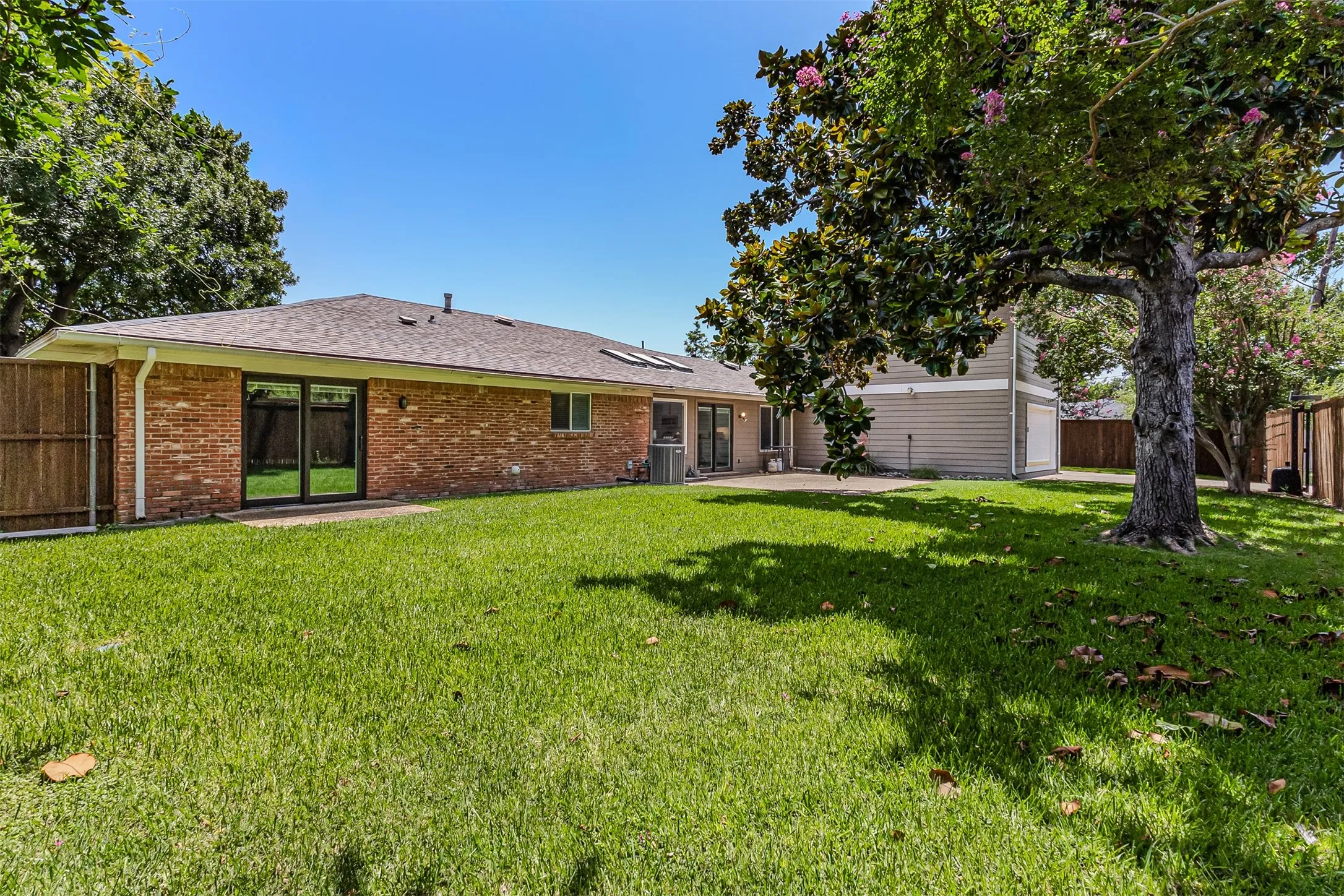 Single Family Residence For Sale in Dallas County , 4117 Boca Bay Drive, Dallas, Texas 75244, 4 Bedroom, 3 Bathroom, 2 Garage spaces, 3,216 Sqft, built in 1970, mls#21379117, Real Estate Agent in Dallas, Homes For Sale in Dallas county, Homes For Sale in Dallas, Realtor in Dallas Texas, Real Estate Brokerage Independent Realty Texas, Luminita Cordes Realtor