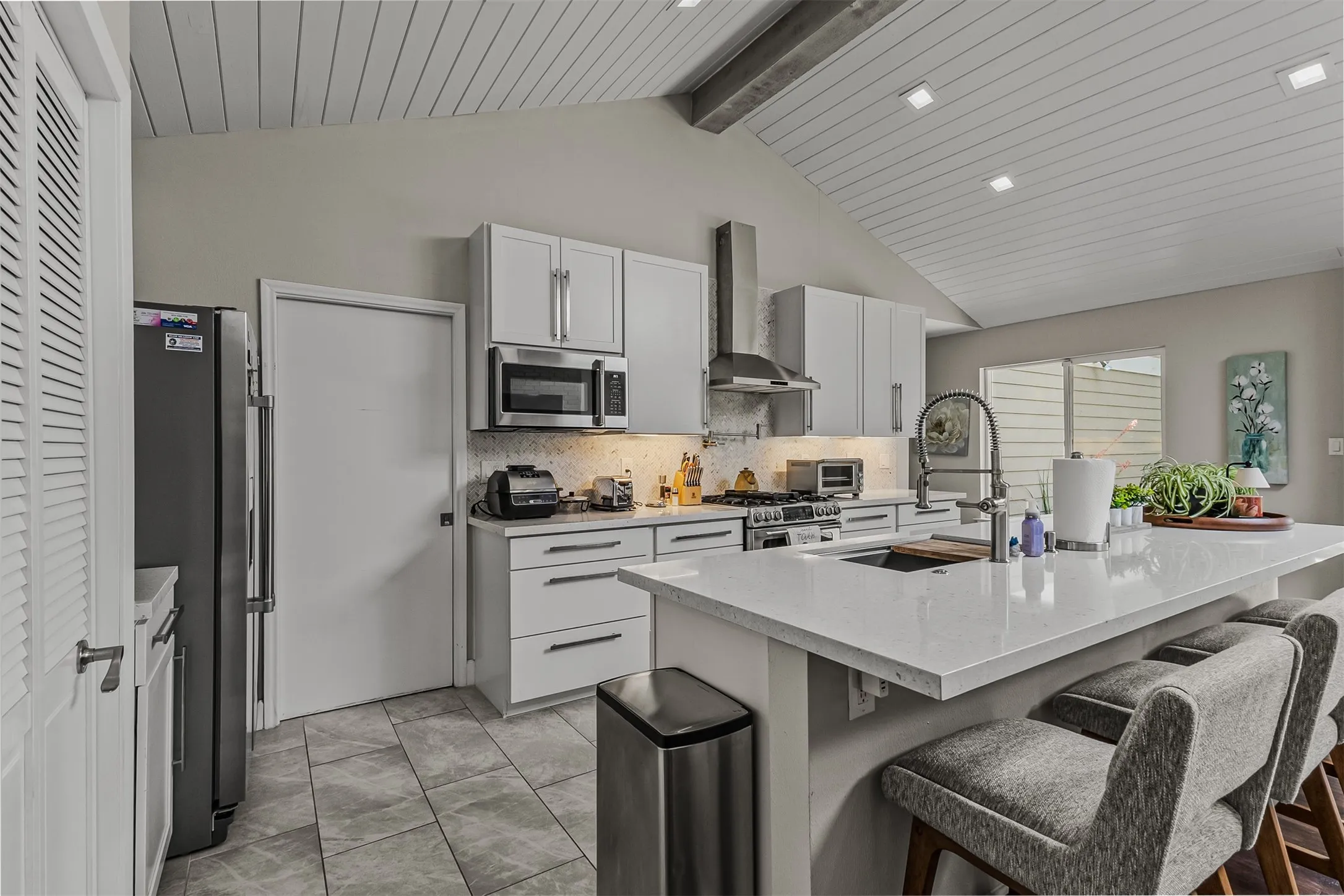 Single Family Residence For Sale in Dallas County , 4117 Boca Bay Drive, Dallas, Texas 75244, 4 Bedroom, 3 Bathroom, 2 Garage spaces, 3,216 Sqft, built in 1970, mls#21379117, Real Estate Agent in Dallas, Homes For Sale in Dallas county, Homes For Sale in Dallas, Realtor in Dallas Texas, Real Estate Brokerage Independent Realty Texas, Luminita Cordes Realtor