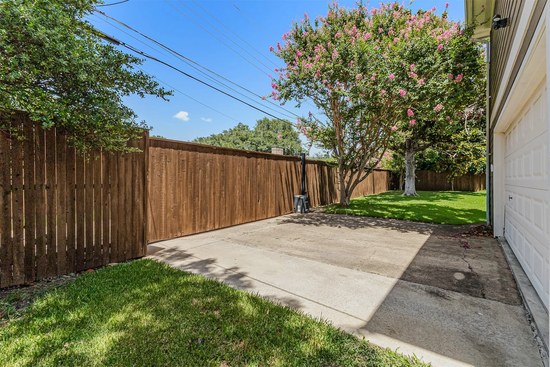 Single Family Residence For Sale in Dallas County , 4117 Boca Bay Drive, Dallas, Texas 75244, 4 Bedroom, 3 Bathroom, 2 Garage spaces, 3,216 Sqft, built in 1970, mls#21379117, Real Estate Agent in Dallas, Homes For Sale in Dallas county, Homes For Sale in Dallas, Realtor in Dallas Texas, Real Estate Brokerage Independent Realty Texas, Luminita Cordes Realtor