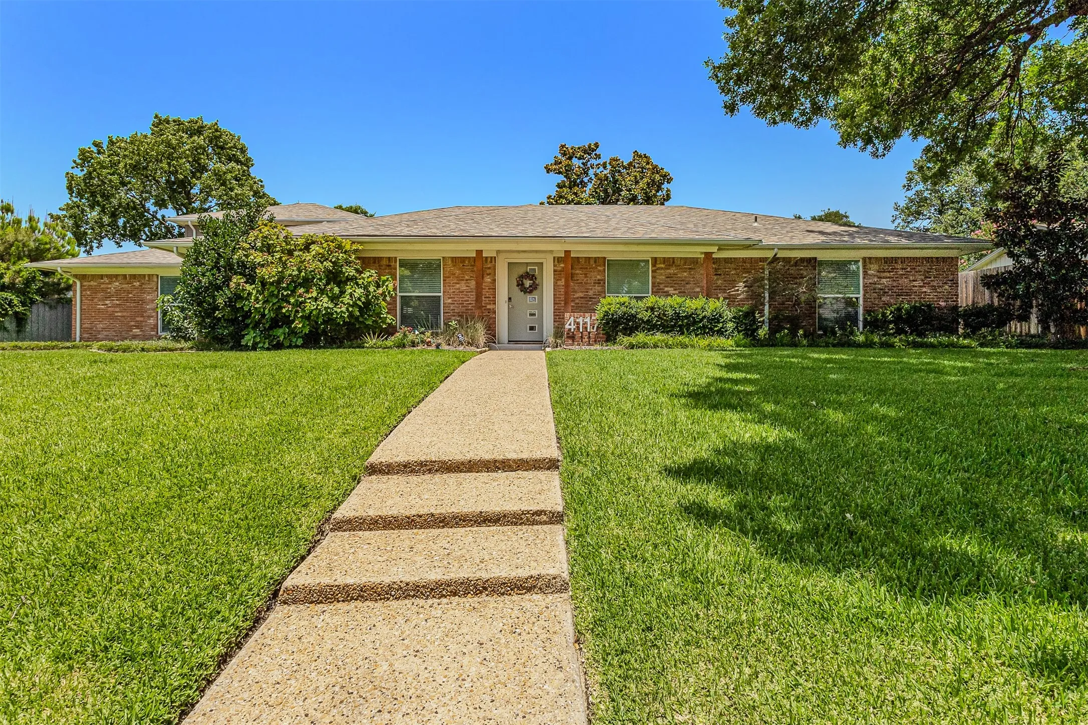 Single Family Residence For Sale in Dallas County , 4117 Boca Bay Drive, Dallas, Texas 75244, 4 Bedroom, 3 Bathroom, 2 Garage spaces, 3,216 Sqft, built in 1970, mls#21379117, Real Estate Agent in Dallas, Homes For Sale in Dallas county, Homes For Sale in Dallas, Realtor in Dallas Texas, Real Estate Brokerage Independent Realty Texas, Luminita Cordes Realtor