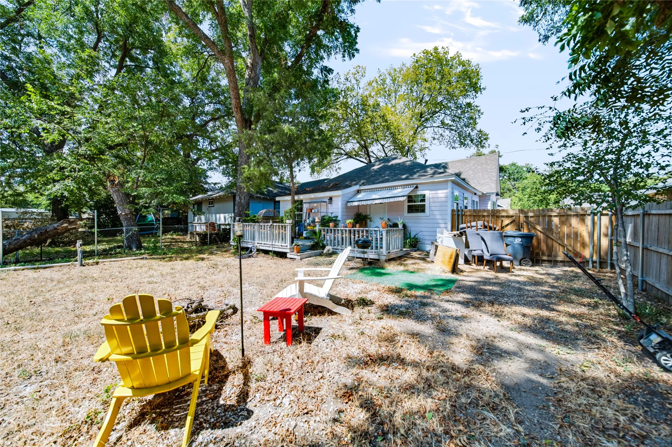 Single Family Residence For Sale in Dallas County , 2318 Poplar Street, Dallas, Texas 75215, 3 Bedroom, 3 Bathroom, Garage spaces, 1,219 Sqft, built in 1930, mls#21378195, Real Estate Agent in Dallas, Homes For Sale in Dallas county, Homes For Sale in Dallas, Realtor in Dallas Texas, Real Estate Brokerage Independent Realty Texas, Luminita Cordes Realtor