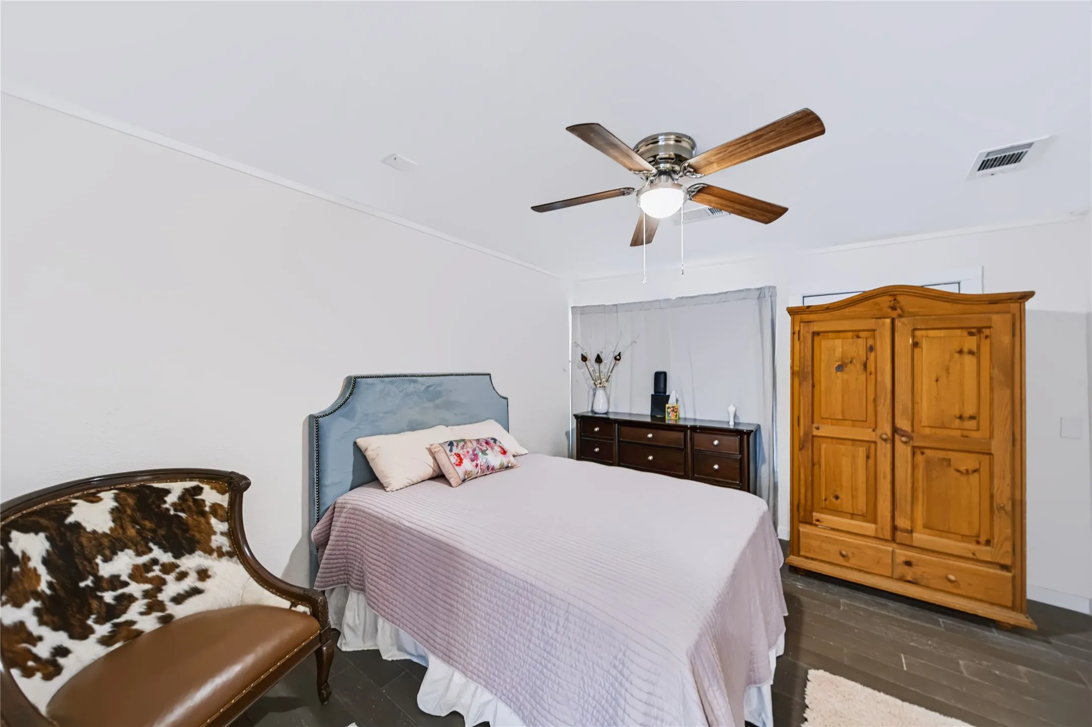 Single Family Residence For Sale in Dallas County , 2318 Poplar Street, Dallas, Texas 75215, 3 Bedroom, 3 Bathroom, Garage spaces, 1,219 Sqft, built in 1930, mls#21378195, Real Estate Agent in Dallas, Homes For Sale in Dallas county, Homes For Sale in Dallas, Realtor in Dallas Texas, Real Estate Brokerage Independent Realty Texas, Luminita Cordes Realtor