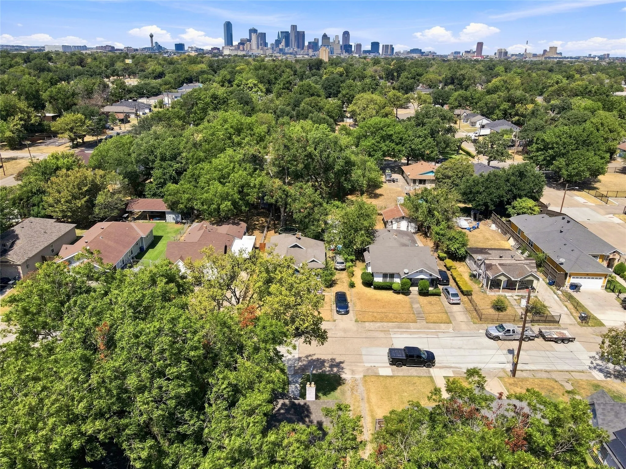 Single Family Residence For Sale in Dallas County , 2318 Poplar Street, Dallas, Texas 75215, 3 Bedroom, 3 Bathroom, Garage spaces, 1,219 Sqft, built in 1930, mls#21378195, Real Estate Agent in Dallas, Homes For Sale in Dallas county, Homes For Sale in Dallas, Realtor in Dallas Texas, Real Estate Brokerage Independent Realty Texas, Luminita Cordes Realtor