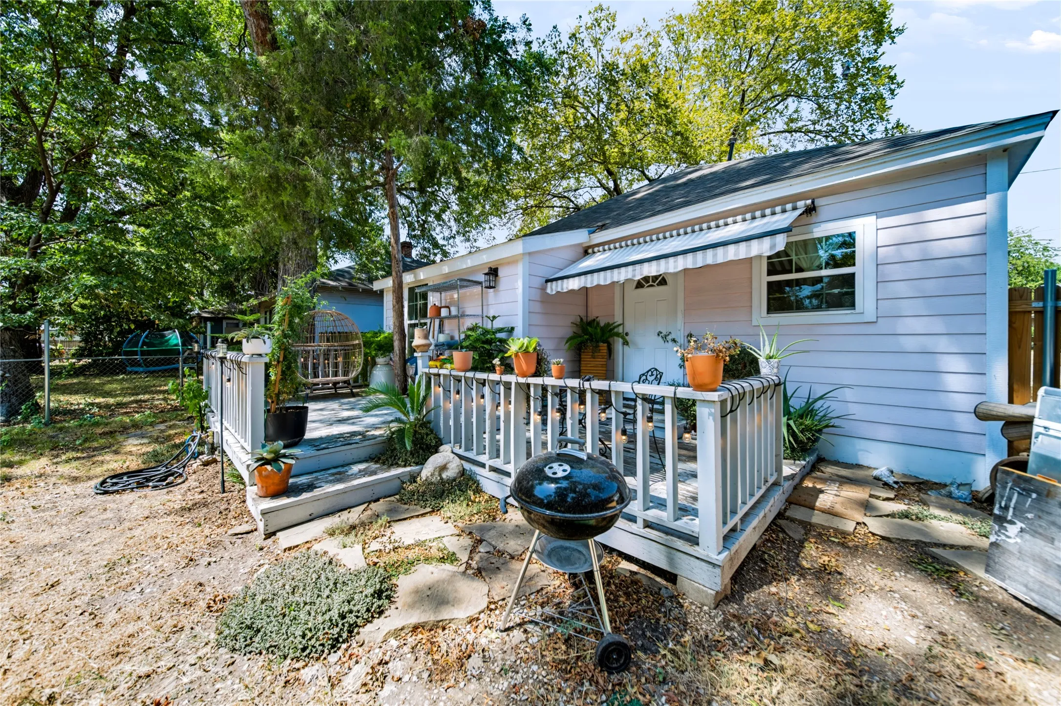 Single Family Residence For Sale in Dallas County , 2318 Poplar Street, Dallas, Texas 75215, 3 Bedroom, 3 Bathroom, Garage spaces, 1,219 Sqft, built in 1930, mls#21378195, Real Estate Agent in Dallas, Homes For Sale in Dallas county, Homes For Sale in Dallas, Realtor in Dallas Texas, Real Estate Brokerage Independent Realty Texas, Luminita Cordes Realtor