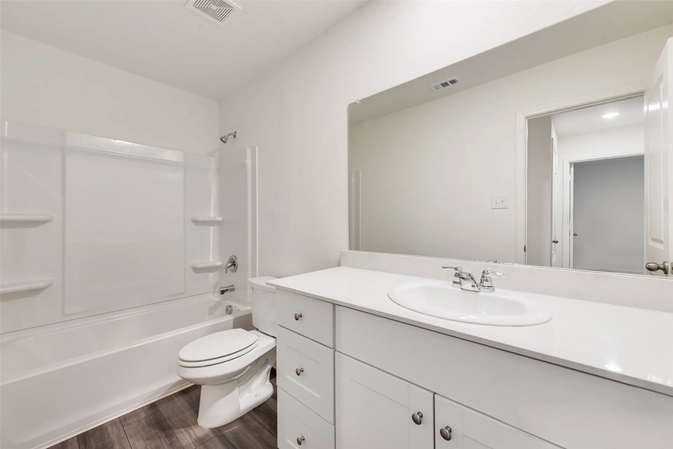 Single Family Residence For Rent in Collin County , 207 bradford Drive, Princeton, Texas 75407, 5 Bedroom, 3 Bathroom, 2 Garage spaces, 2,609 Sqft, built in 2025, mls#21379165, Real Estate Agent in Princeton, Homes For Rent in Collin county, Homes For Rent in Princeton, Realtor in Princeton Texas, Real Estate Brokerage Independent Realty Texas, Luminita Cordes Realtor