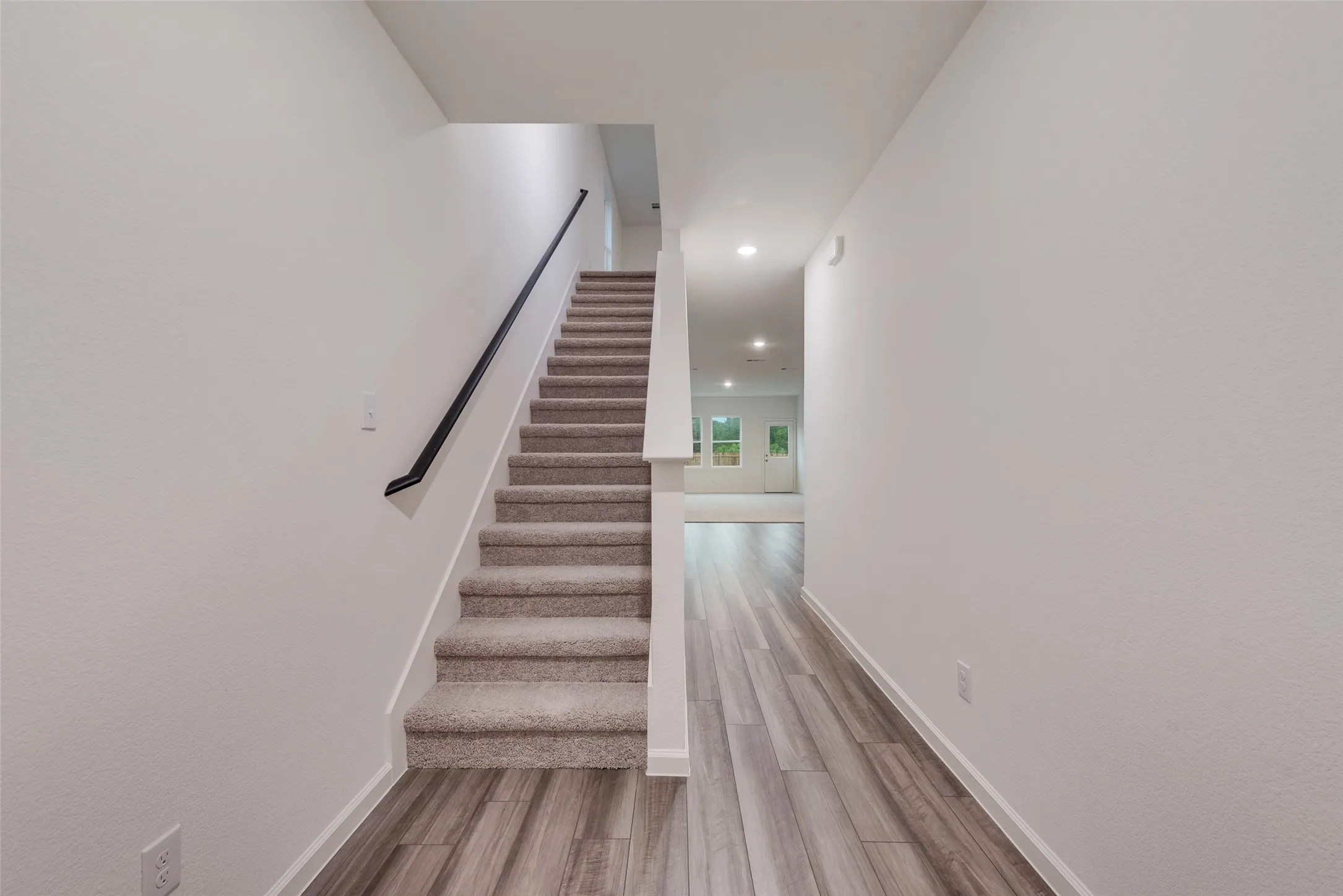 Single Family Residence For Rent in Collin County , 207 bradford Drive, Princeton, Texas 75407, 5 Bedroom, 3 Bathroom, 2 Garage spaces, 2,609 Sqft, built in 2025, mls#21379165, Real Estate Agent in Princeton, Homes For Rent in Collin county, Homes For Rent in Princeton, Realtor in Princeton Texas, Real Estate Brokerage Independent Realty Texas, Luminita Cordes Realtor