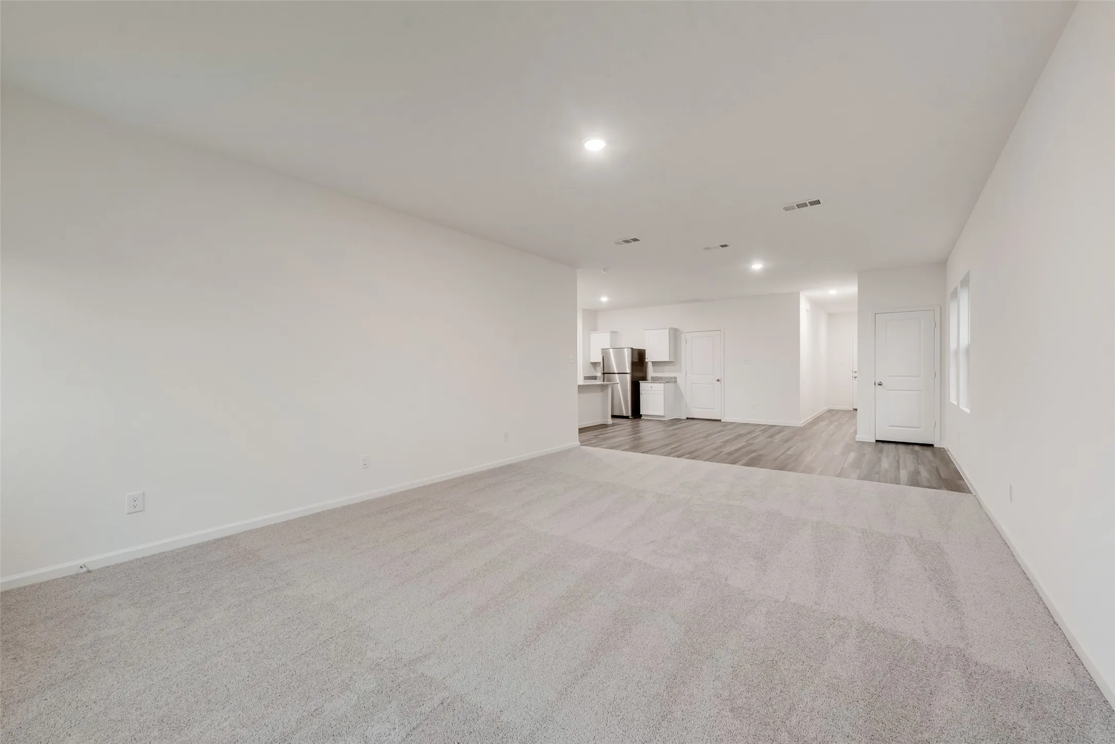 Single Family Residence For Rent in Collin County , 207 bradford Drive, Princeton, Texas 75407, 5 Bedroom, 3 Bathroom, 2 Garage spaces, 2,609 Sqft, built in 2025, mls#21379165, Real Estate Agent in Princeton, Homes For Rent in Collin county, Homes For Rent in Princeton, Realtor in Princeton Texas, Real Estate Brokerage Independent Realty Texas, Luminita Cordes Realtor