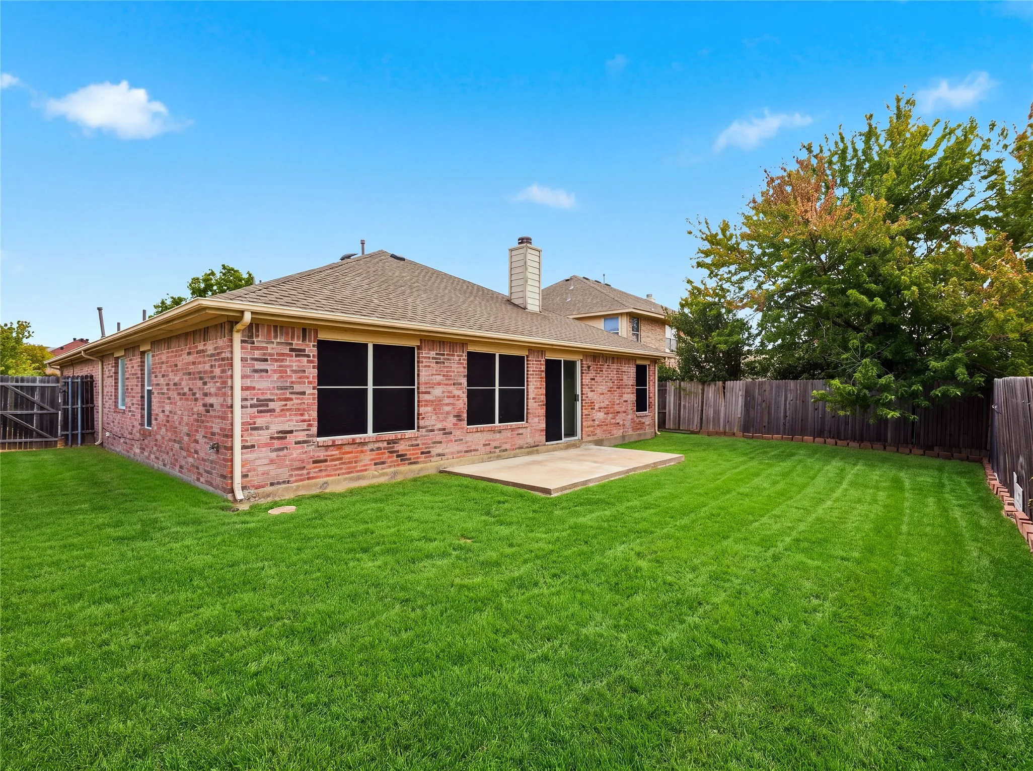 Single Family Residence For Sale in Tarrant County , 6805 Red Rock Trail, Watauga, Texas 76137, 3 Bedroom, 2 Bathroom, 2 Garage spaces, 1,905 Sqft, built in 2001, mls#21378940, Real Estate Agent in Watauga, Homes For Sale in Tarrant county, Homes For Sale in Watauga, Realtor in Watauga Texas, Real Estate Brokerage Independent Realty Texas, Luminita Cordes Realtor
