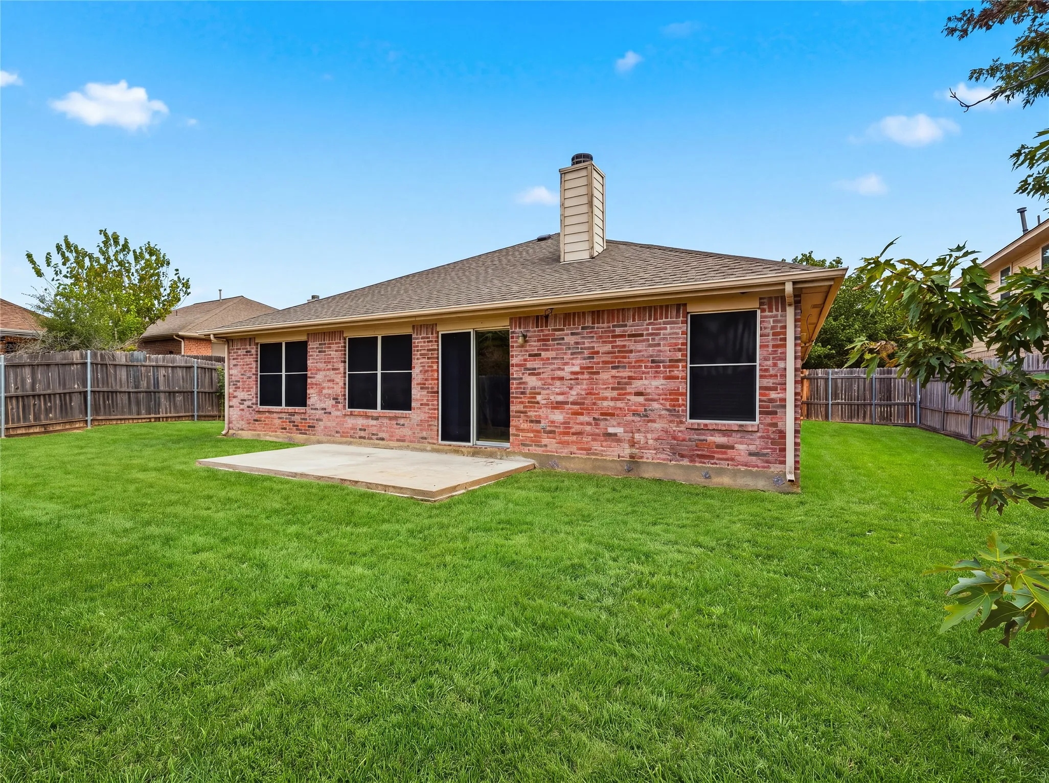 Single Family Residence For Sale in Tarrant County , 6805 Red Rock Trail, Watauga, Texas 76137, 3 Bedroom, 2 Bathroom, 2 Garage spaces, 1,905 Sqft, built in 2001, mls#21378940, Real Estate Agent in Watauga, Homes For Sale in Tarrant county, Homes For Sale in Watauga, Realtor in Watauga Texas, Real Estate Brokerage Independent Realty Texas, Luminita Cordes Realtor