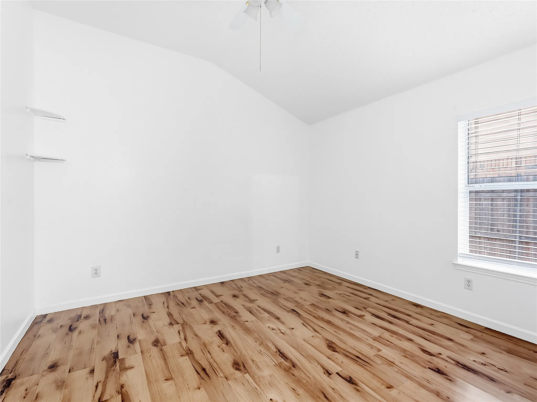 Single Family Residence For Sale in Tarrant County , 6805 Red Rock Trail, Watauga, Texas 76137, 3 Bedroom, 2 Bathroom, 2 Garage spaces, 1,905 Sqft, built in 2001, mls#21378940, Real Estate Agent in Watauga, Homes For Sale in Tarrant county, Homes For Sale in Watauga, Realtor in Watauga Texas, Real Estate Brokerage Independent Realty Texas, Luminita Cordes Realtor