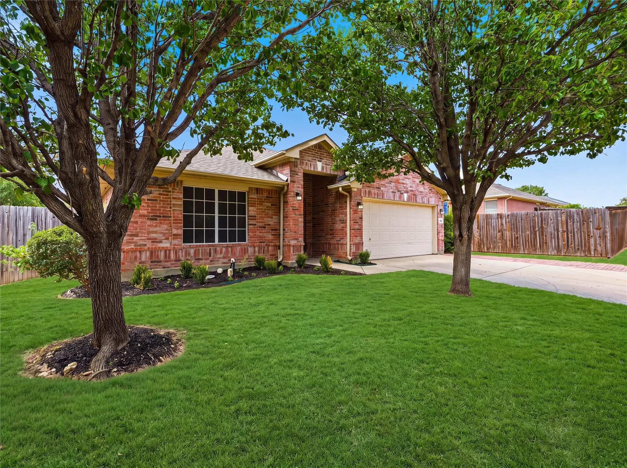 Single Family Residence For Sale in Tarrant County , 6805 Red Rock Trail, Watauga, Texas 76137, 3 Bedroom, 2 Bathroom, 2 Garage spaces, 1,905 Sqft, built in 2001, mls#21378940, Real Estate Agent in Watauga, Homes For Sale in Tarrant county, Homes For Sale in Watauga, Realtor in Watauga Texas, Real Estate Brokerage Independent Realty Texas, Luminita Cordes Realtor