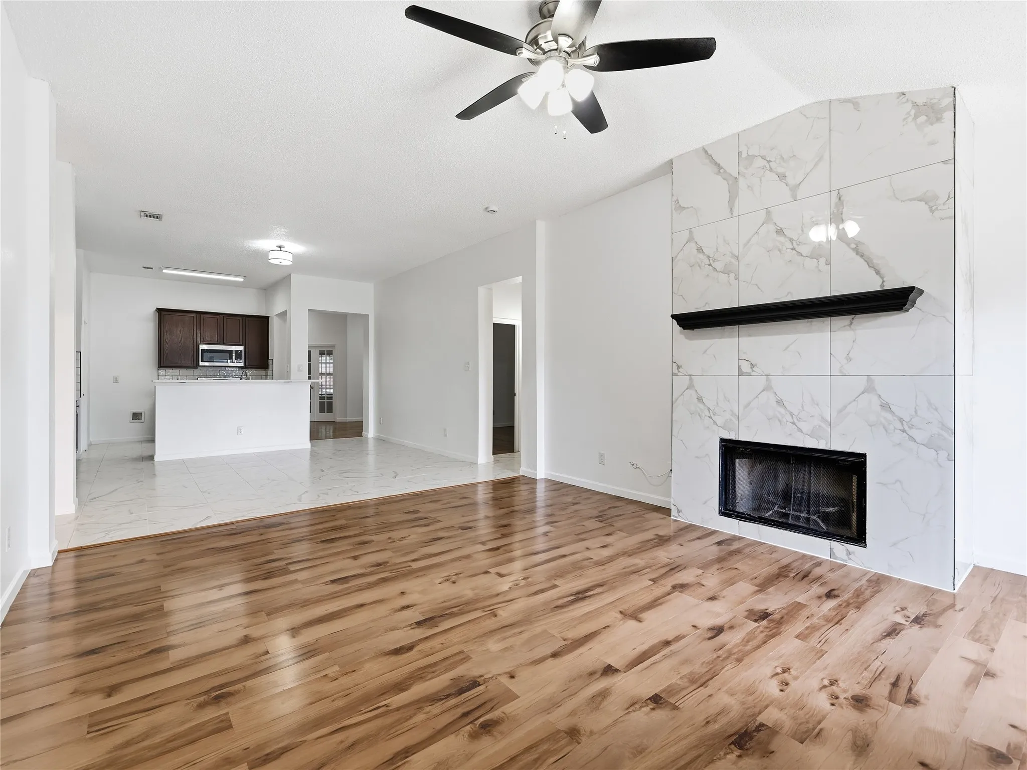 Single Family Residence For Sale in Tarrant County , 6805 Red Rock Trail, Watauga, Texas 76137, 3 Bedroom, 2 Bathroom, 2 Garage spaces, 1,905 Sqft, built in 2001, mls#21378940, Real Estate Agent in Watauga, Homes For Sale in Tarrant county, Homes For Sale in Watauga, Realtor in Watauga Texas, Real Estate Brokerage Independent Realty Texas, Luminita Cordes Realtor
