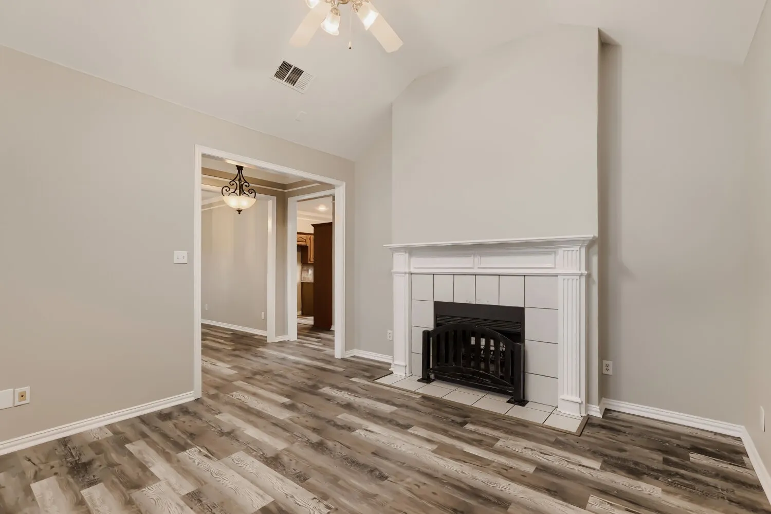 Single Family Residence For Sale in Kaufman County , 127 Villanova Circle, Forney, Texas 75126, 3 Bedroom, 2 Bathroom, 2 Garage spaces, 1,771 Sqft, built in 1997, mls#21376884, Real Estate Agent in Forney, Homes For Sale in Kaufman county, Homes For Sale in Forney, Realtor in Forney Texas, Real Estate Brokerage Independent Realty Texas, Luminita Cordes Realtor