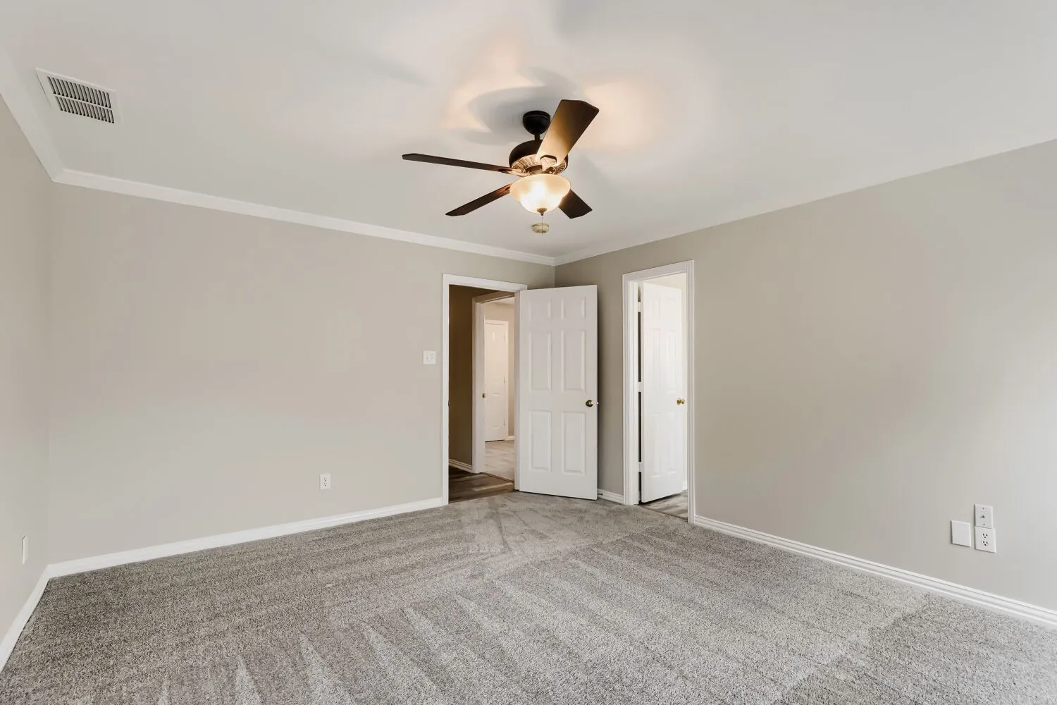 Single Family Residence For Sale in Kaufman County , 127 Villanova Circle, Forney, Texas 75126, 3 Bedroom, 2 Bathroom, 2 Garage spaces, 1,771 Sqft, built in 1997, mls#21376884, Real Estate Agent in Forney, Homes For Sale in Kaufman county, Homes For Sale in Forney, Realtor in Forney Texas, Real Estate Brokerage Independent Realty Texas, Luminita Cordes Realtor