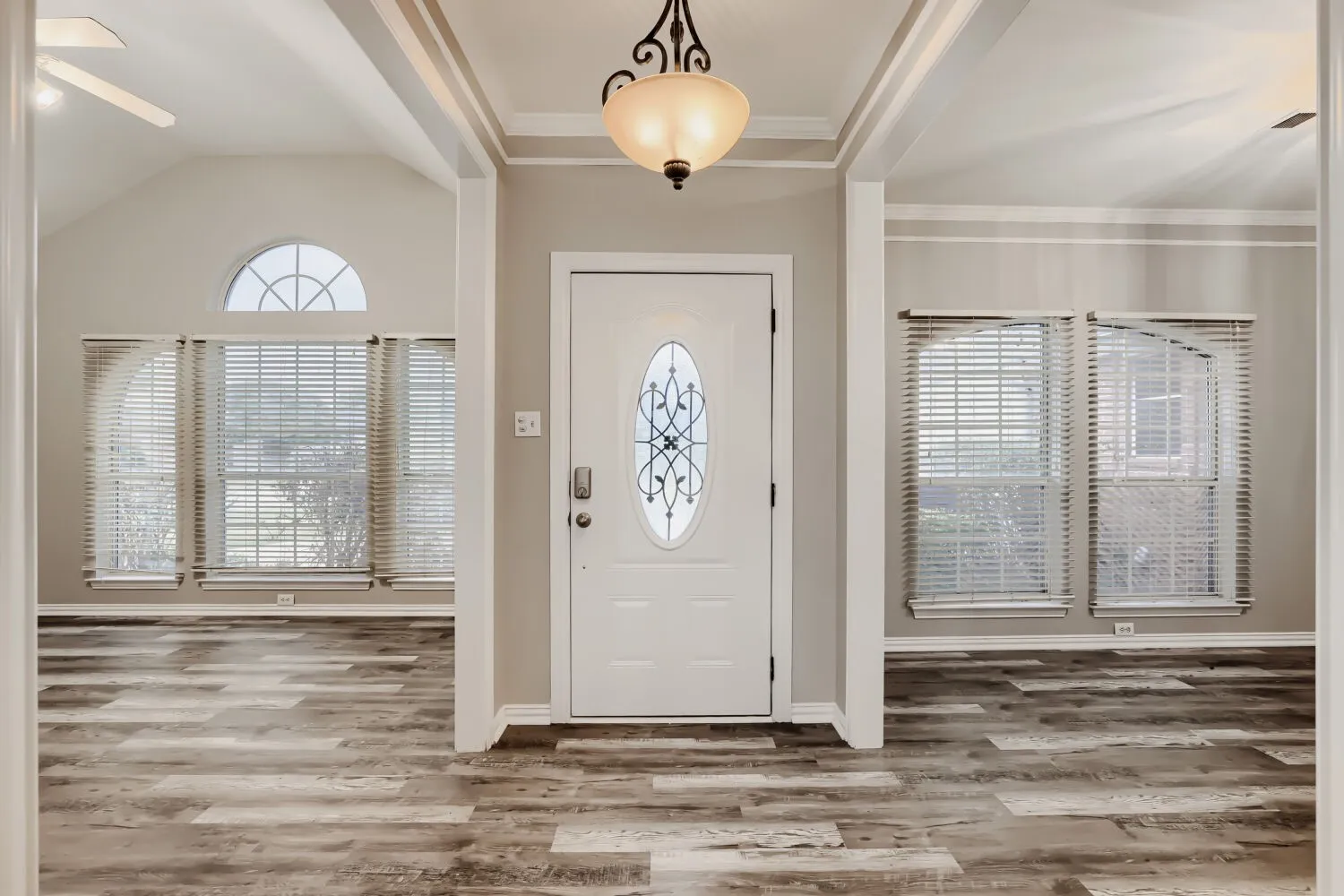 Single Family Residence For Sale in Kaufman County , 127 Villanova Circle, Forney, Texas 75126, 3 Bedroom, 2 Bathroom, 2 Garage spaces, 1,771 Sqft, built in 1997, mls#21376884, Real Estate Agent in Forney, Homes For Sale in Kaufman county, Homes For Sale in Forney, Realtor in Forney Texas, Real Estate Brokerage Independent Realty Texas, Luminita Cordes Realtor