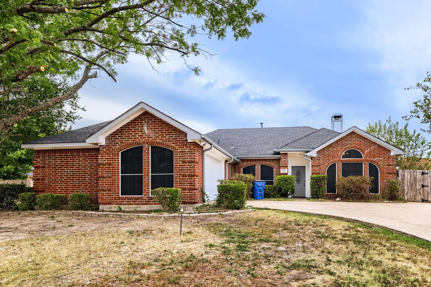 Single Family Residence For Sale in Kaufman County , 127 Villanova Circle, Forney, Texas 75126, 3 Bedroom, 2 Bathroom, 2 Garage spaces, 1,771 Sqft, built in 1997, mls#21376884, Real Estate Agent in Forney, Homes For Sale in Kaufman county, Homes For Sale in Forney, Realtor in Forney Texas, Real Estate Brokerage Independent Realty Texas, Luminita Cordes Realtor