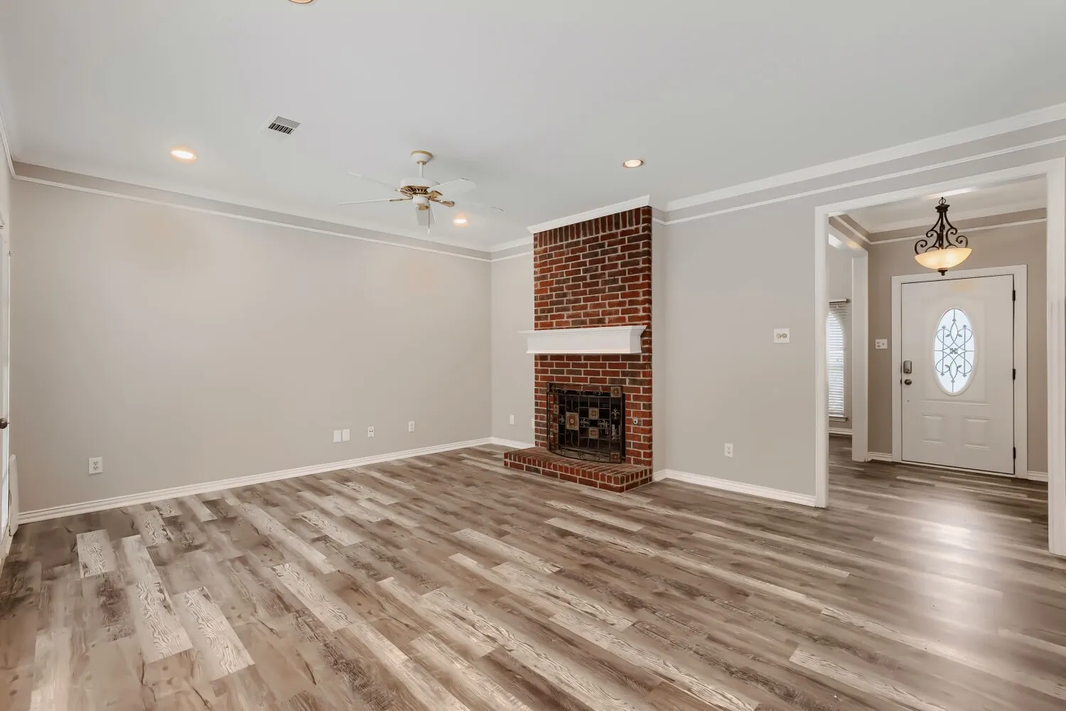 Single Family Residence For Sale in Kaufman County , 127 Villanova Circle, Forney, Texas 75126, 3 Bedroom, 2 Bathroom, 2 Garage spaces, 1,771 Sqft, built in 1997, mls#21376884, Real Estate Agent in Forney, Homes For Sale in Kaufman county, Homes For Sale in Forney, Realtor in Forney Texas, Real Estate Brokerage Independent Realty Texas, Luminita Cordes Realtor