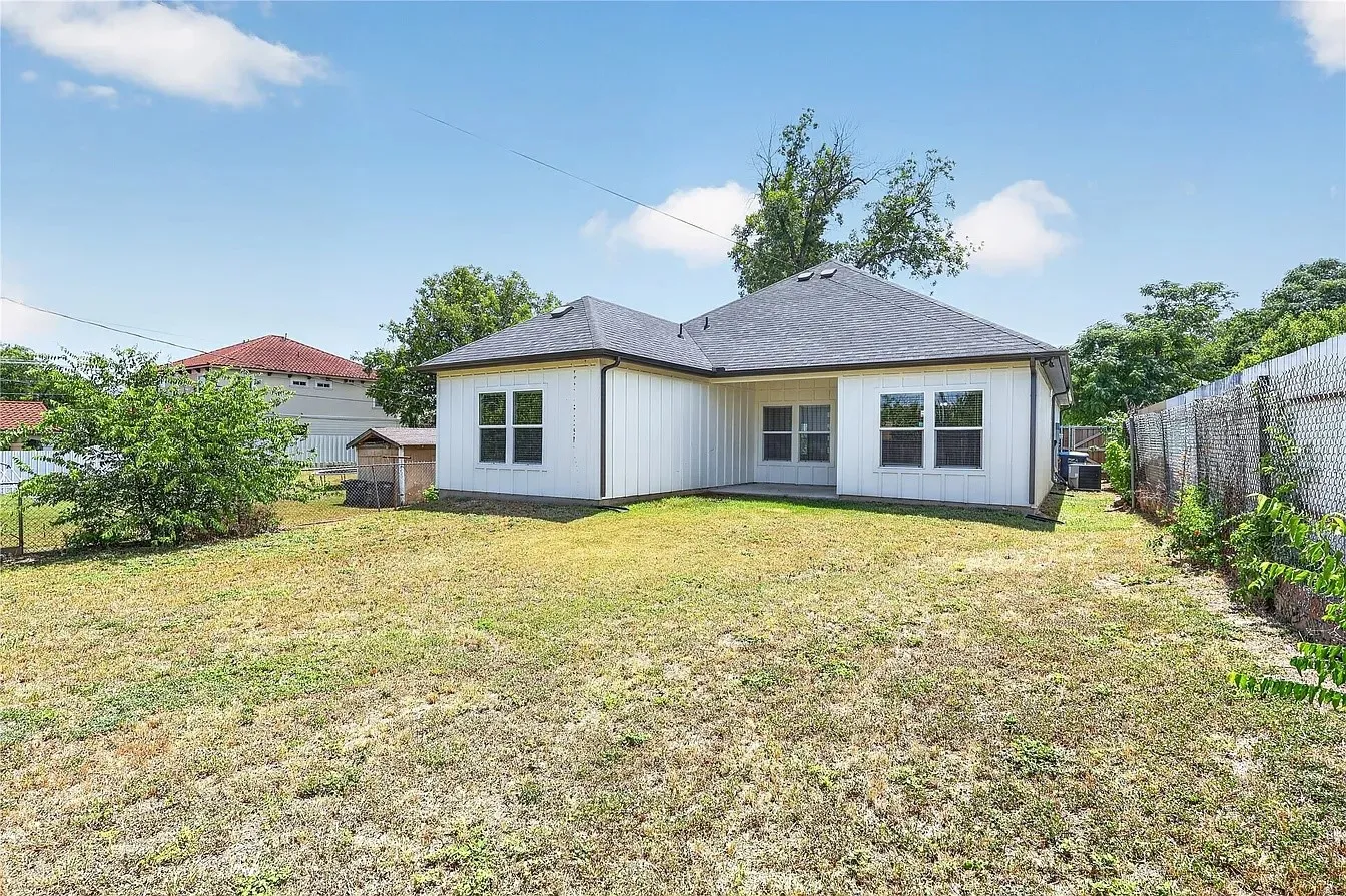 Single Family Residence For Sale in Tarrant County , 3208 31st Street, Fort Worth, Texas 76106, 3 Bedroom, 2 Bathroom, 2 Garage spaces, 1,419 Sqft, built in 2023, mls#21378199, Real Estate Agent in Fort Worth, Homes For Sale in Tarrant county, Homes For Sale in Fort Worth, Realtor in Fort Worth Texas, Real Estate Brokerage Independent Realty Texas, Luminita Cordes Realtor