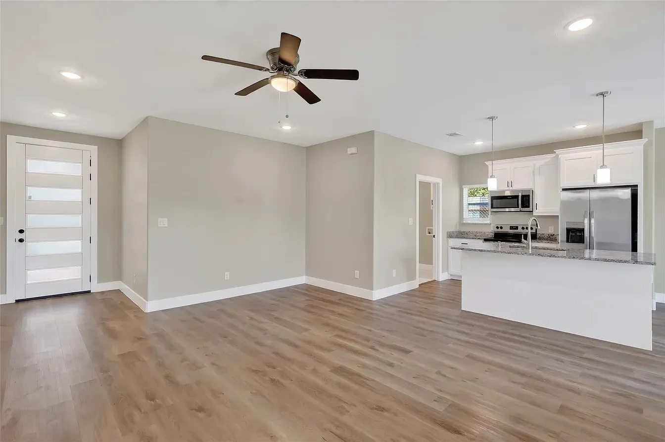 Single Family Residence For Sale in Tarrant County , 3208 31st Street, Fort Worth, Texas 76106, 3 Bedroom, 2 Bathroom, 2 Garage spaces, 1,419 Sqft, built in 2023, mls#21378199, Real Estate Agent in Fort Worth, Homes For Sale in Tarrant county, Homes For Sale in Fort Worth, Realtor in Fort Worth Texas, Real Estate Brokerage Independent Realty Texas, Luminita Cordes Realtor