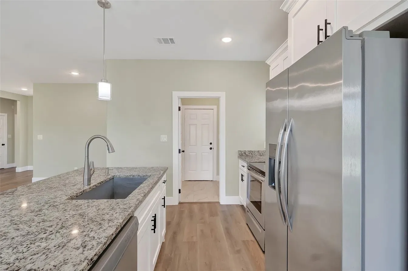 Single Family Residence For Sale in Tarrant County , 3208 31st Street, Fort Worth, Texas 76106, 3 Bedroom, 2 Bathroom, 2 Garage spaces, 1,419 Sqft, built in 2023, mls#21378199, Real Estate Agent in Fort Worth, Homes For Sale in Tarrant county, Homes For Sale in Fort Worth, Realtor in Fort Worth Texas, Real Estate Brokerage Independent Realty Texas, Luminita Cordes Realtor