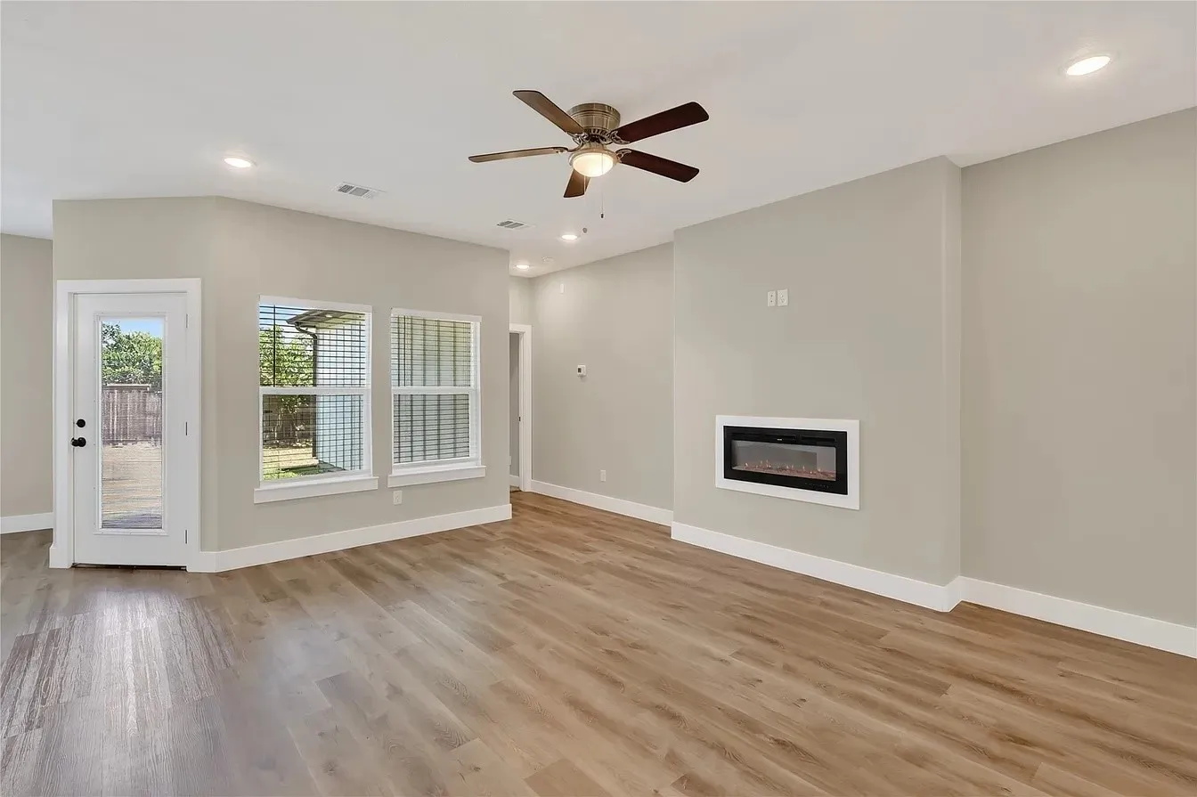 Single Family Residence For Sale in Tarrant County , 3208 31st Street, Fort Worth, Texas 76106, 3 Bedroom, 2 Bathroom, 2 Garage spaces, 1,419 Sqft, built in 2023, mls#21378199, Real Estate Agent in Fort Worth, Homes For Sale in Tarrant county, Homes For Sale in Fort Worth, Realtor in Fort Worth Texas, Real Estate Brokerage Independent Realty Texas, Luminita Cordes Realtor