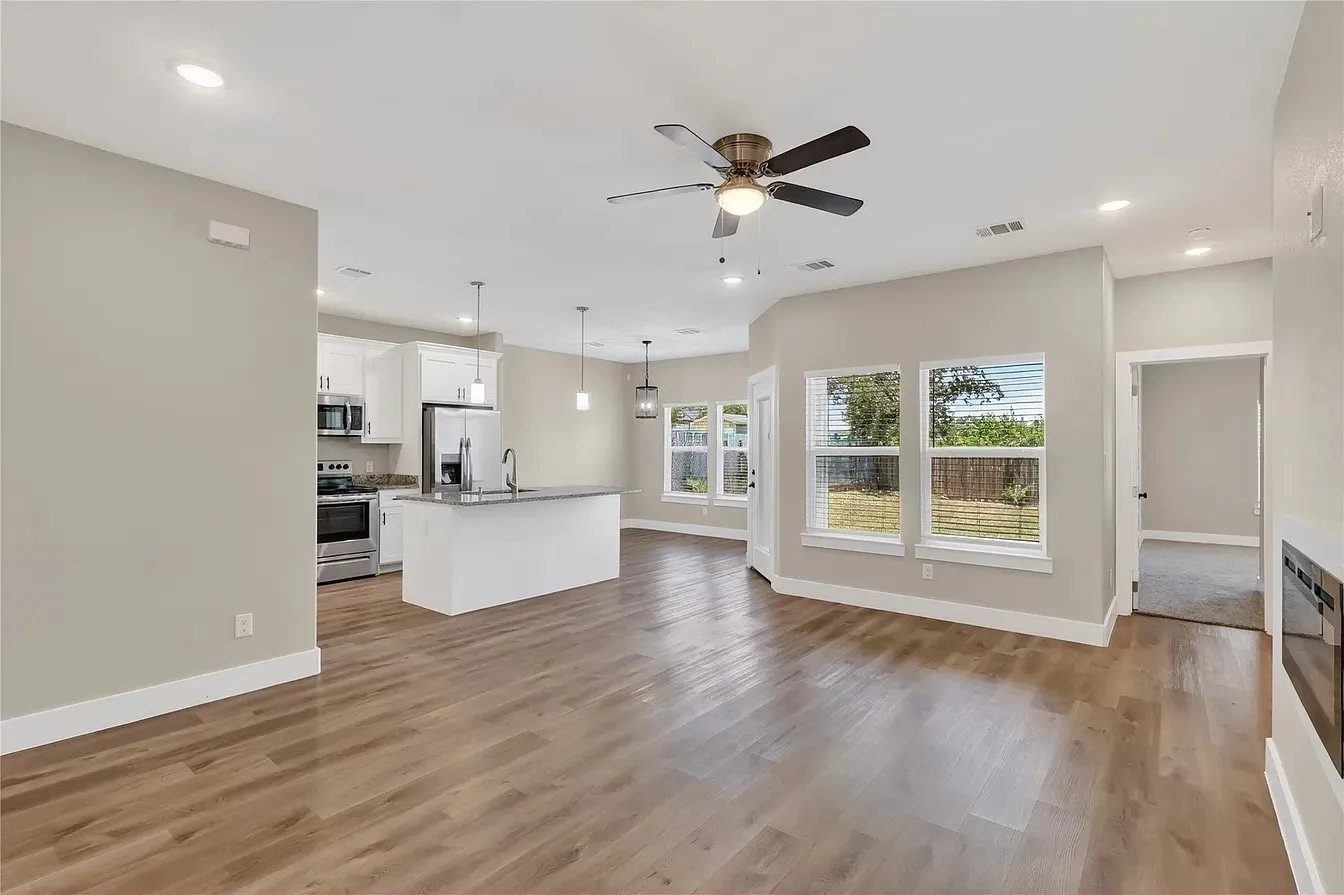 Single Family Residence For Sale in Tarrant County , 3208 31st Street, Fort Worth, Texas 76106, 3 Bedroom, 2 Bathroom, 2 Garage spaces, 1,419 Sqft, built in 2023, mls#21378199, Real Estate Agent in Fort Worth, Homes For Sale in Tarrant county, Homes For Sale in Fort Worth, Realtor in Fort Worth Texas, Real Estate Brokerage Independent Realty Texas, Luminita Cordes Realtor