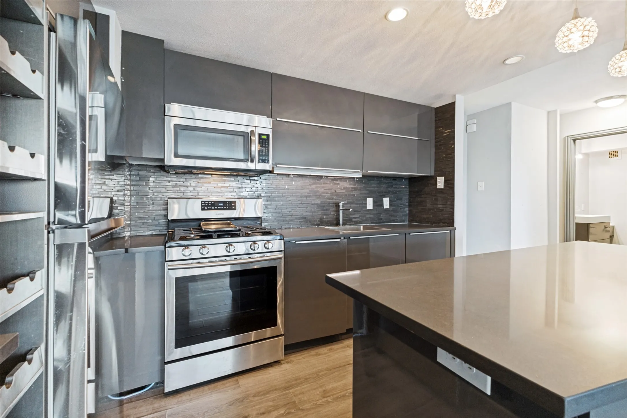 Condominium For Sale in Dallas County , 3883 Turtle Creek Boulevard 808, Dallas, Texas 75219, 1 Bedroom, 1 Bathroom, 1 Garage spaces, 772 Sqft, built in 1963, mls#21379173, Real Estate Agent in Dallas, Homes For Sale in Dallas county, Homes For Sale in Dallas, Realtor in Dallas Texas, Real Estate Brokerage Independent Realty Texas, Luminita Cordes Realtor