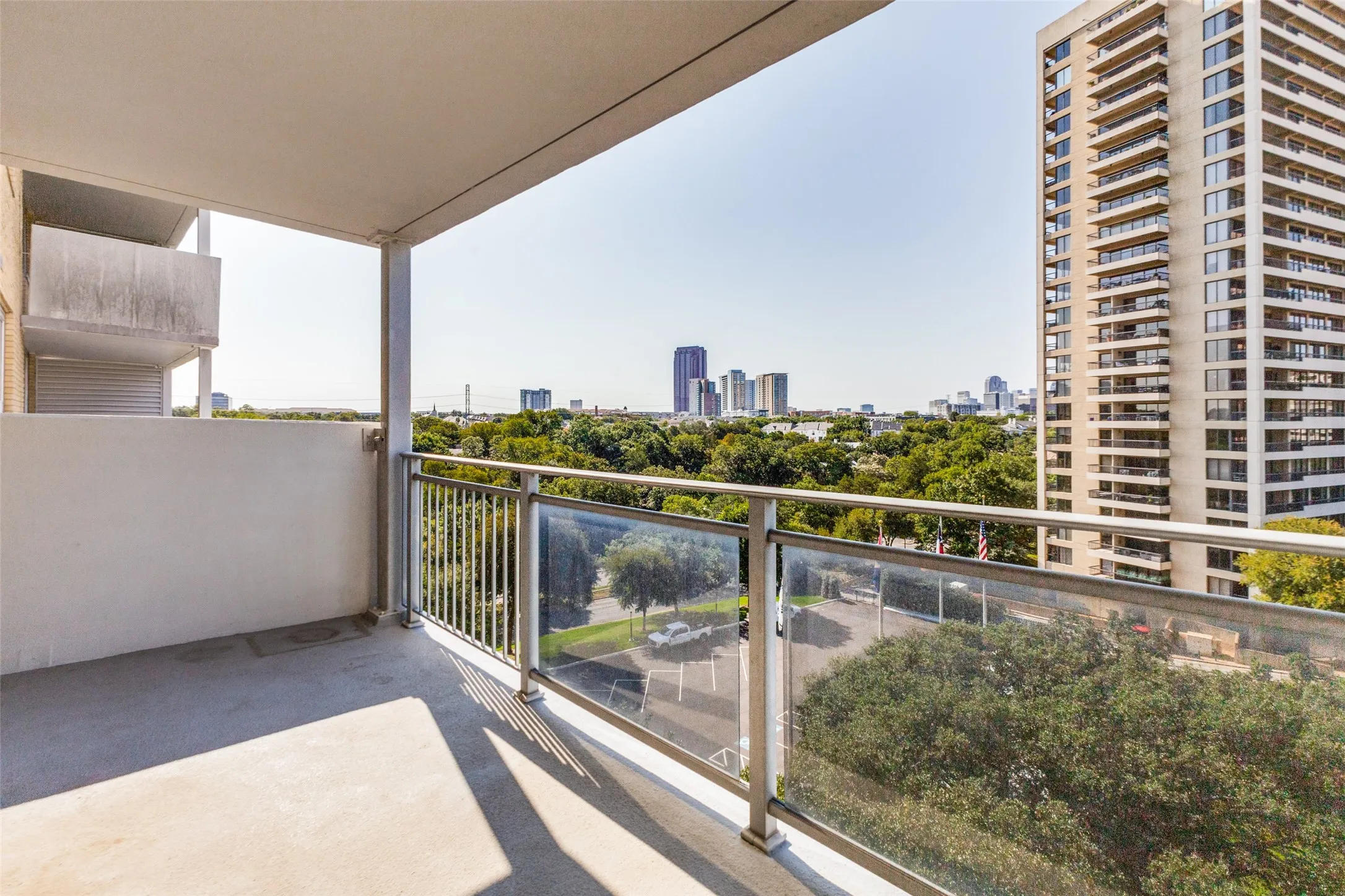 Condominium For Sale in Dallas County , 3883 Turtle Creek Boulevard 808, Dallas, Texas 75219, 1 Bedroom, 1 Bathroom, 1 Garage spaces, 772 Sqft, built in 1963, mls#21379173, Real Estate Agent in Dallas, Homes For Sale in Dallas county, Homes For Sale in Dallas, Realtor in Dallas Texas, Real Estate Brokerage Independent Realty Texas, Luminita Cordes Realtor