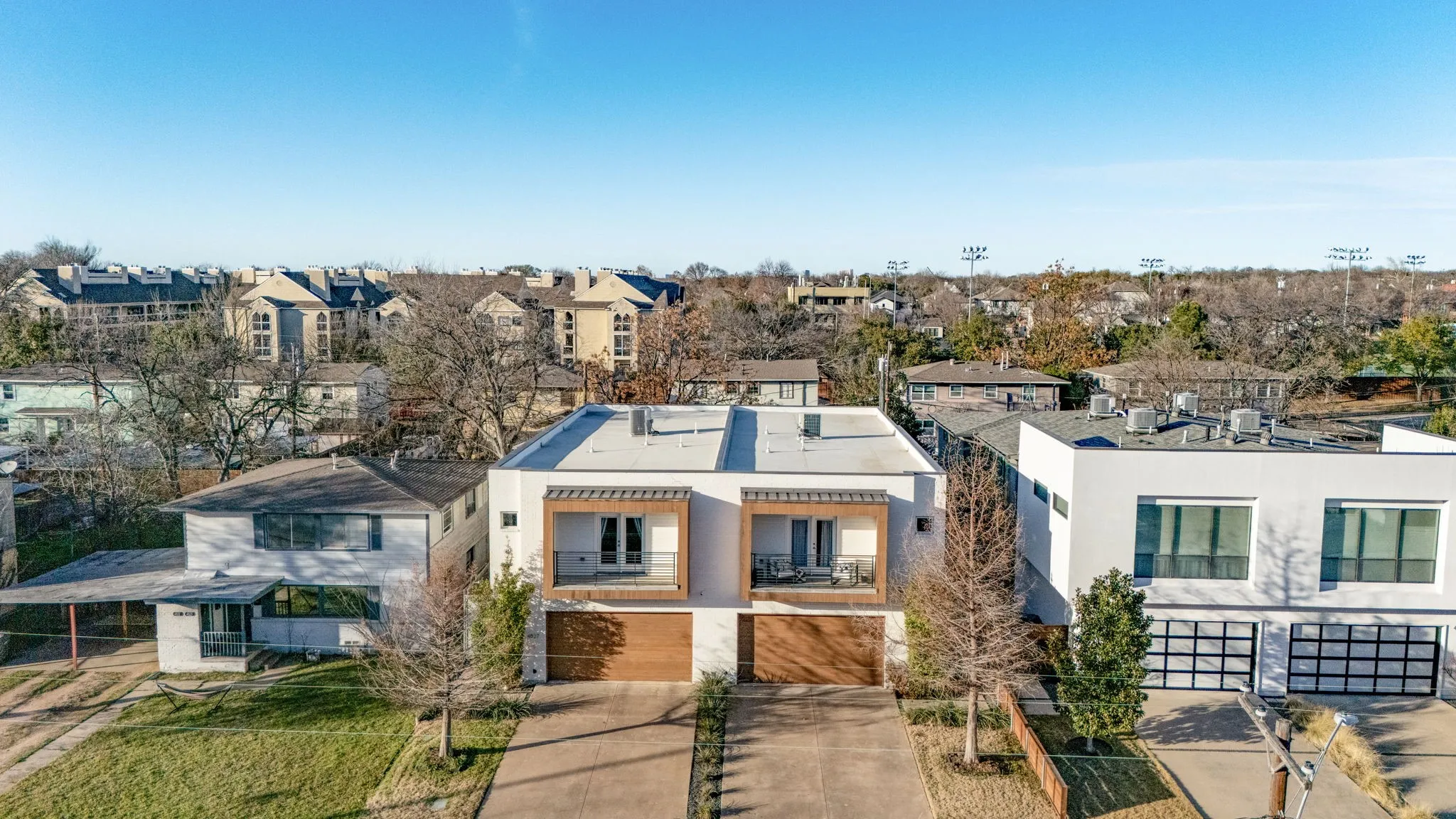 Single Family Residence For Rent in Dallas County , 4827 Newmore Avenue, Dallas, Texas 75209, 3 Bedroom, 3 Bathroom, 2 Garage spaces, 2,691 Sqft, built in 2018, mls#21379096, Real Estate Agent in Dallas, Homes For Rent in Dallas county, Homes For Rent in Dallas, Realtor in Dallas Texas, Real Estate Brokerage Independent Realty Texas, Luminita Cordes Realtor