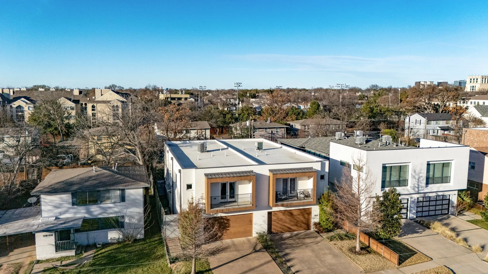 Single Family Residence For Rent in Dallas County , 4827 Newmore Avenue, Dallas, Texas 75209, 3 Bedroom, 3 Bathroom, 2 Garage spaces, 2,691 Sqft, built in 2018, mls#21379096, Real Estate Agent in Dallas, Homes For Rent in Dallas county, Homes For Rent in Dallas, Realtor in Dallas Texas, Real Estate Brokerage Independent Realty Texas, Luminita Cordes Realtor
