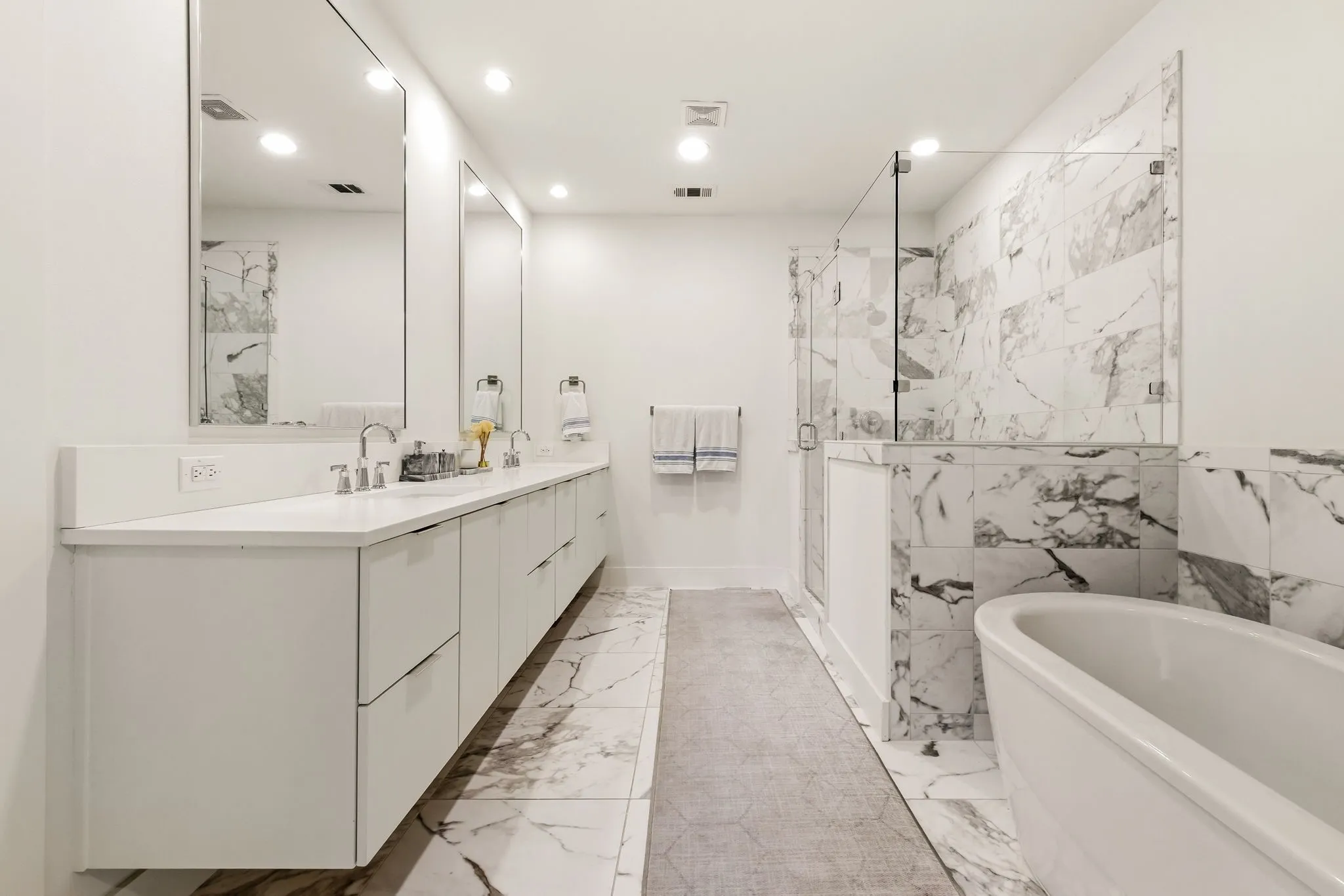 Single Family Residence For Rent in Dallas County , 4827 Newmore Avenue, Dallas, Texas 75209, 3 Bedroom, 3 Bathroom, 2 Garage spaces, 2,691 Sqft, built in 2018, mls#21379096, Real Estate Agent in Dallas, Homes For Rent in Dallas county, Homes For Rent in Dallas, Realtor in Dallas Texas, Real Estate Brokerage Independent Realty Texas, Luminita Cordes Realtor