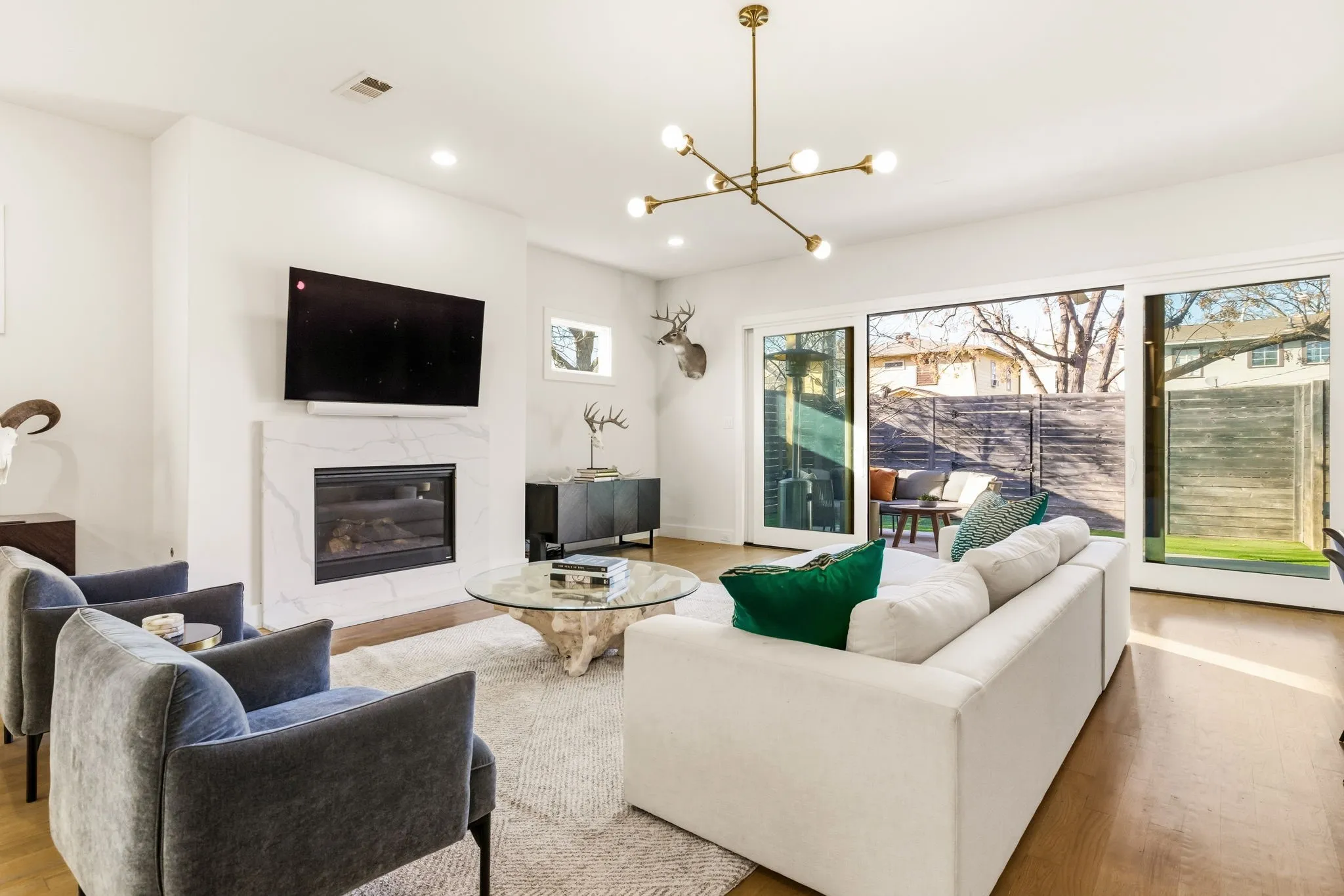 Single Family Residence For Rent in Dallas County , 4827 Newmore Avenue, Dallas, Texas 75209, 3 Bedroom, 3 Bathroom, 2 Garage spaces, 2,691 Sqft, built in 2018, mls#21379096, Real Estate Agent in Dallas, Homes For Rent in Dallas county, Homes For Rent in Dallas, Realtor in Dallas Texas, Real Estate Brokerage Independent Realty Texas, Luminita Cordes Realtor