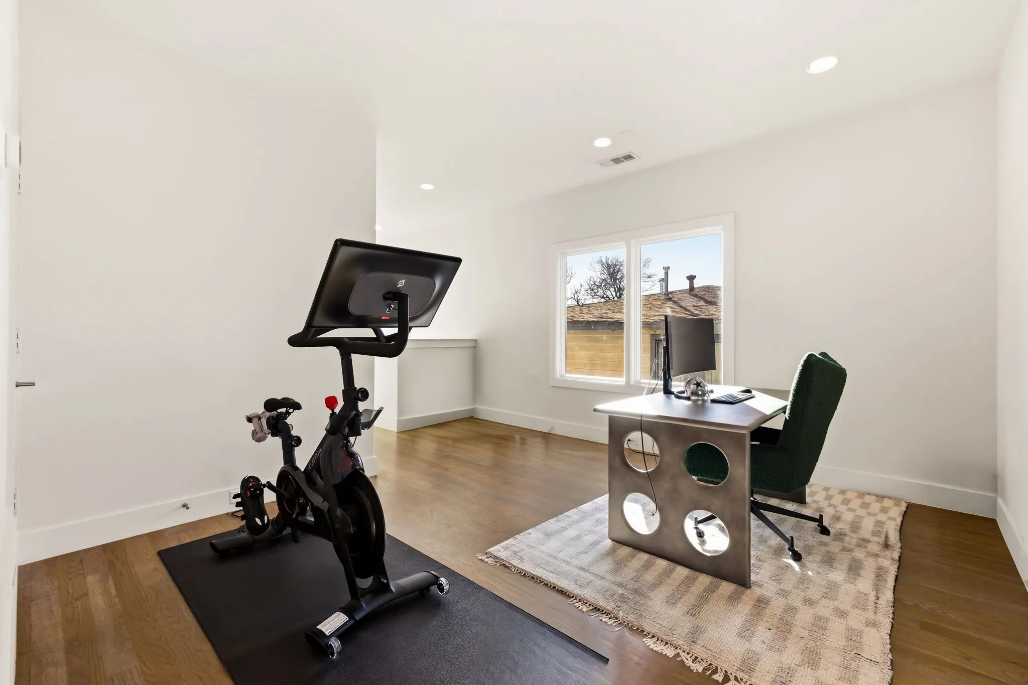 Single Family Residence For Rent in Dallas County , 4827 Newmore Avenue, Dallas, Texas 75209, 3 Bedroom, 3 Bathroom, 2 Garage spaces, 2,691 Sqft, built in 2018, mls#21379096, Real Estate Agent in Dallas, Homes For Rent in Dallas county, Homes For Rent in Dallas, Realtor in Dallas Texas, Real Estate Brokerage Independent Realty Texas, Luminita Cordes Realtor