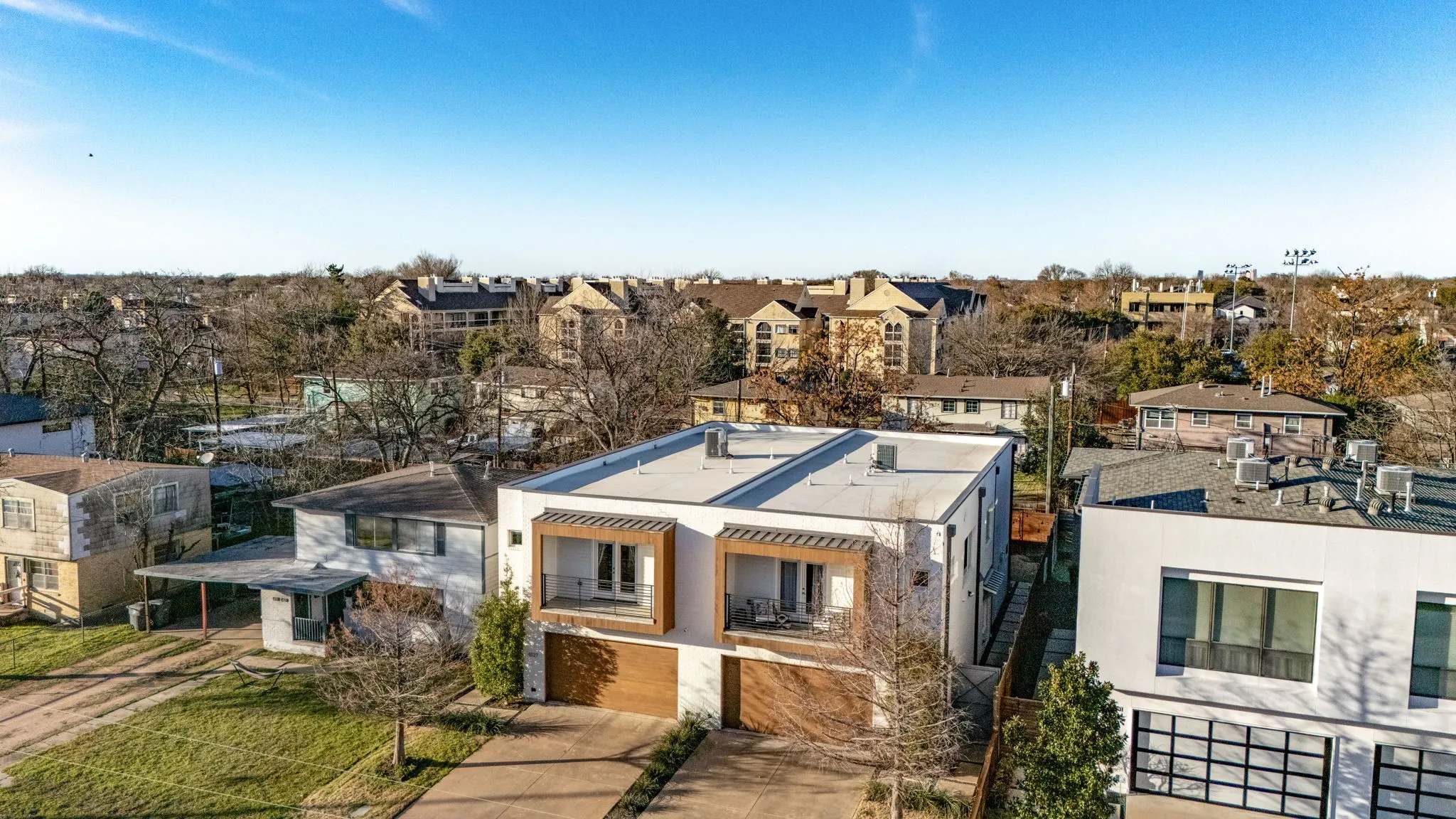 Single Family Residence For Rent in Dallas County , 4827 Newmore Avenue, Dallas, Texas 75209, 3 Bedroom, 3 Bathroom, 2 Garage spaces, 2,691 Sqft, built in 2018, mls#21379096, Real Estate Agent in Dallas, Homes For Rent in Dallas county, Homes For Rent in Dallas, Realtor in Dallas Texas, Real Estate Brokerage Independent Realty Texas, Luminita Cordes Realtor